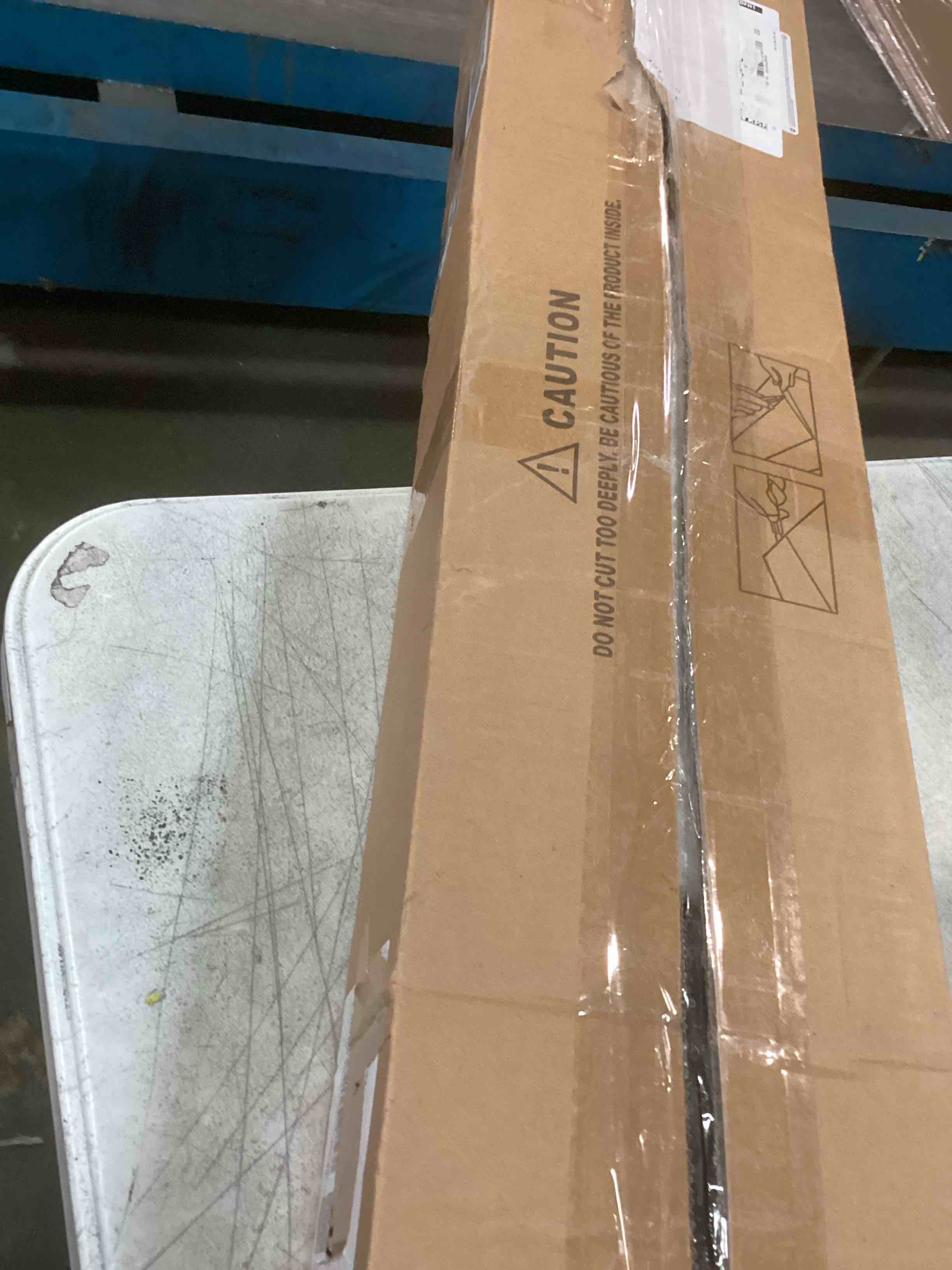 https://s3.amazonaws.com/lotting-images-prod/bidfta/ORG6798797_1722090007292.jpeg