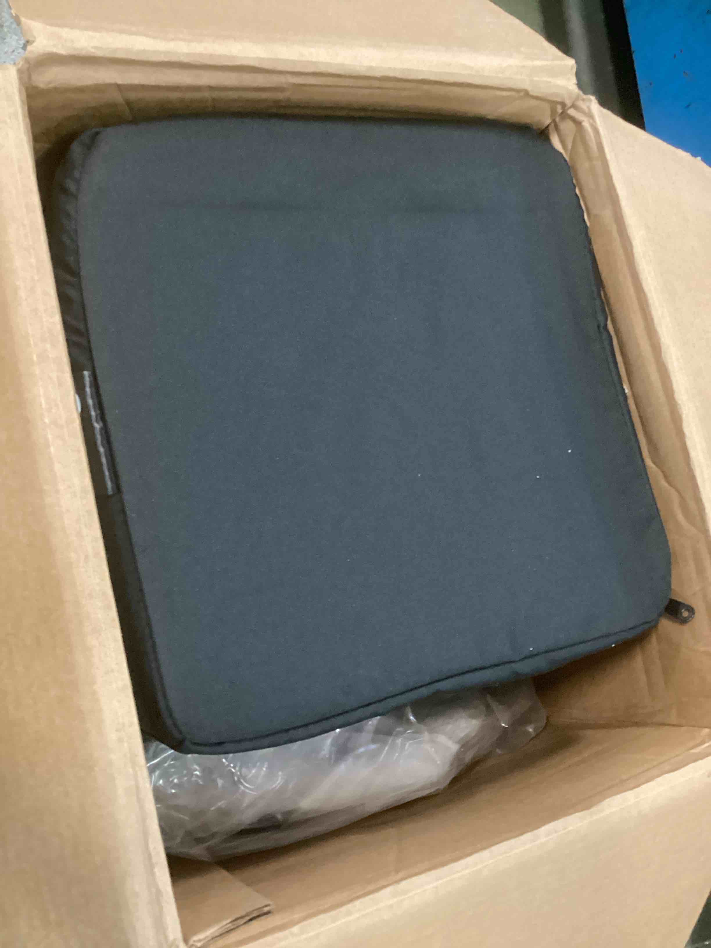 https://s3.amazonaws.com/lotting-images-prod/bidfta/ORG6798866_1722261012681.jpeg