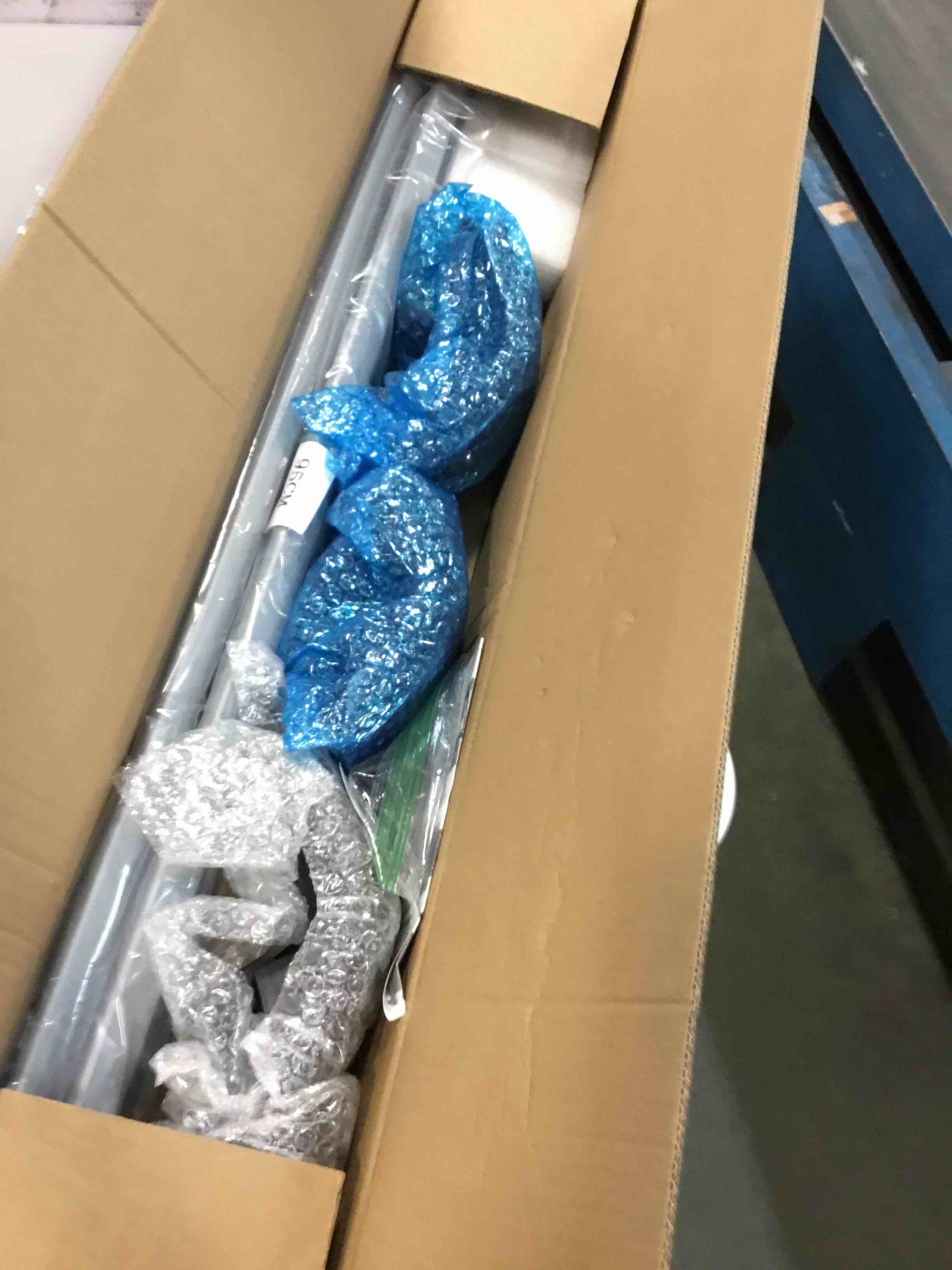 https://s3.amazonaws.com/lotting-images-prod/bidfta/ORG6800170_1720528193138.jpeg