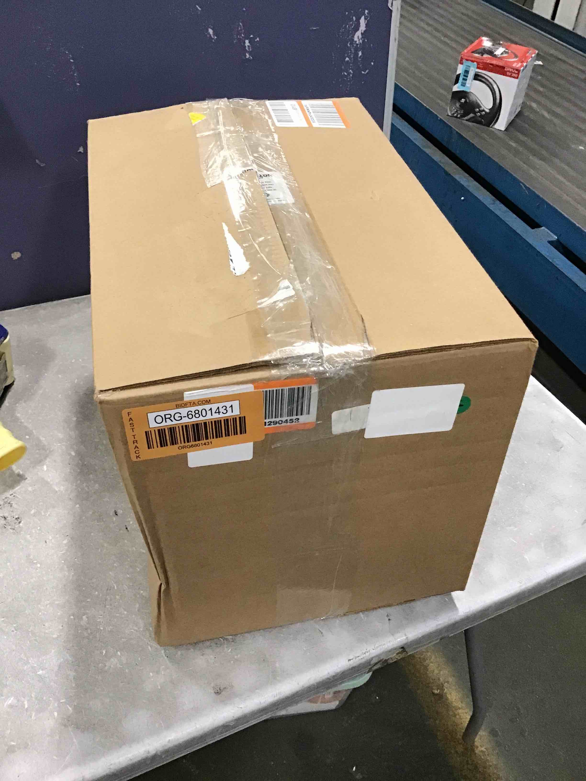 https://s3.amazonaws.com/lotting-images-prod/bidfta/ORG6801431_1721101190394.jpeg