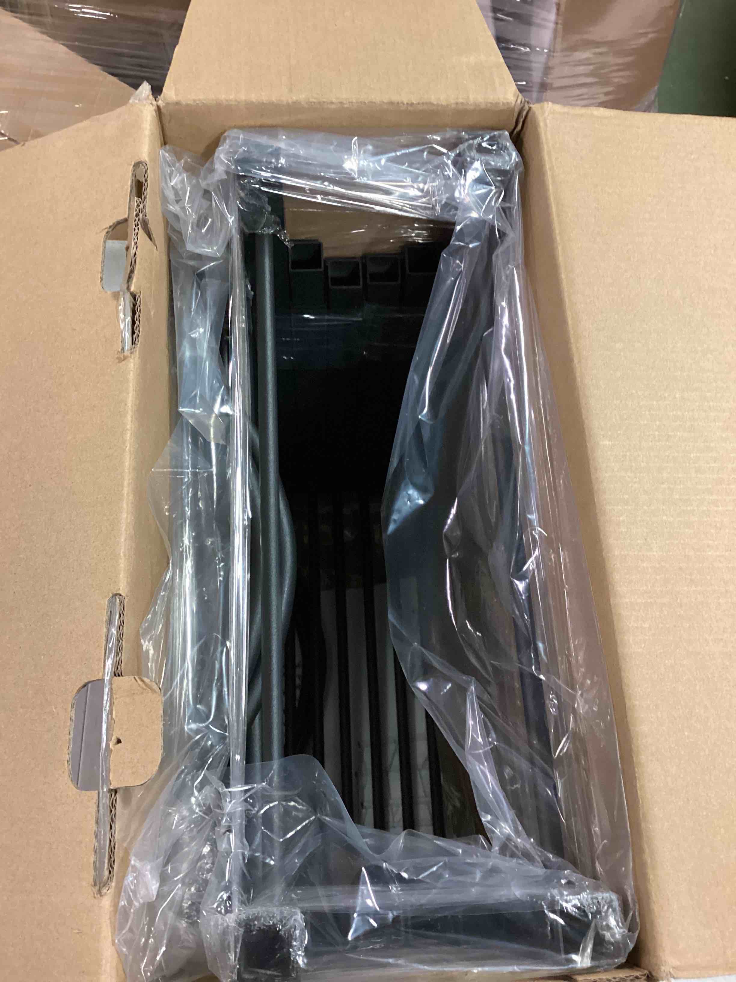 https://s3.amazonaws.com/lotting-images-prod/bidfta/ORG6801583_1720651190907.jpeg