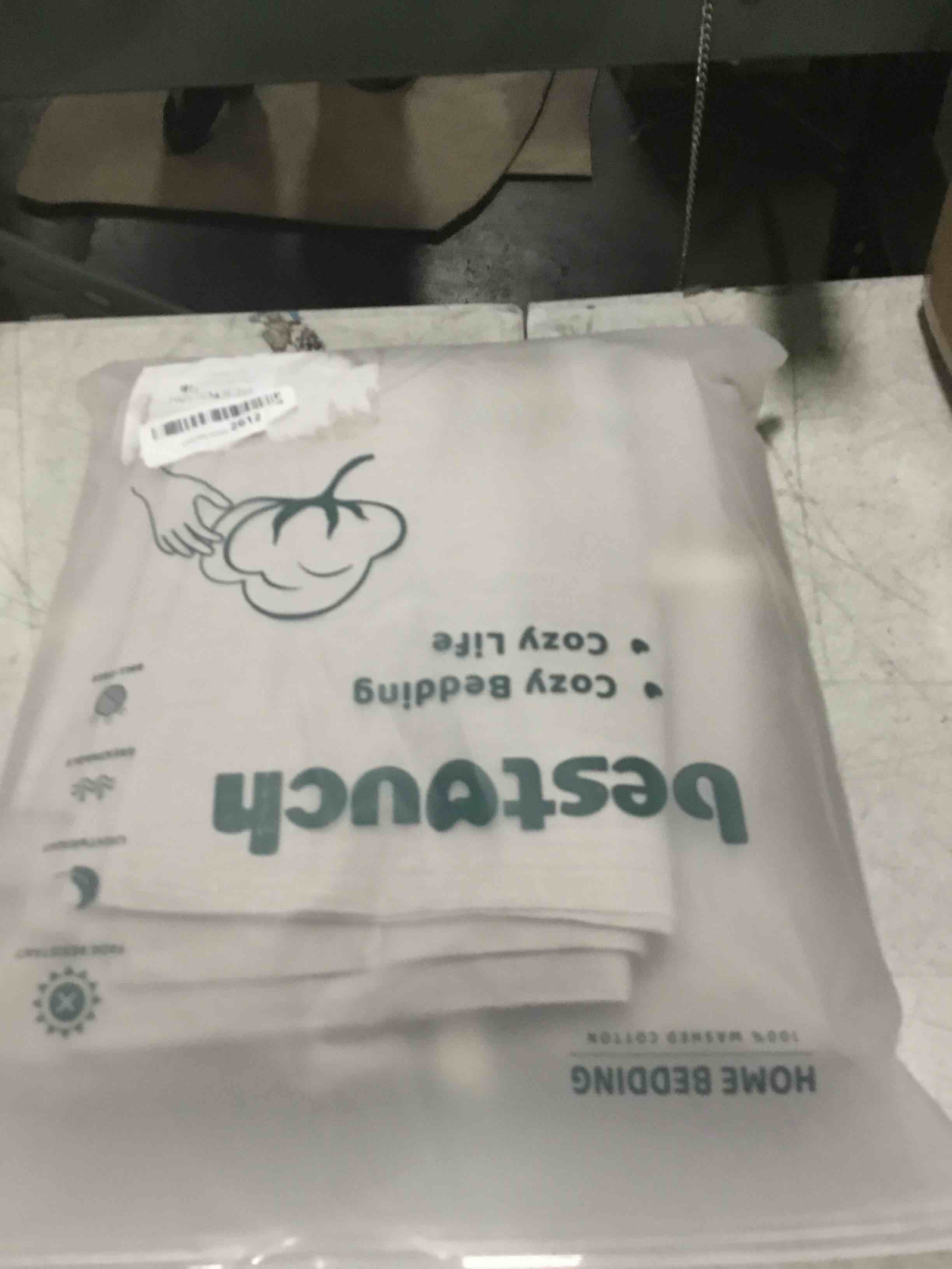 https://s3.amazonaws.com/lotting-images-prod/bidfta/ORG6803003_1720190654350.jpeg