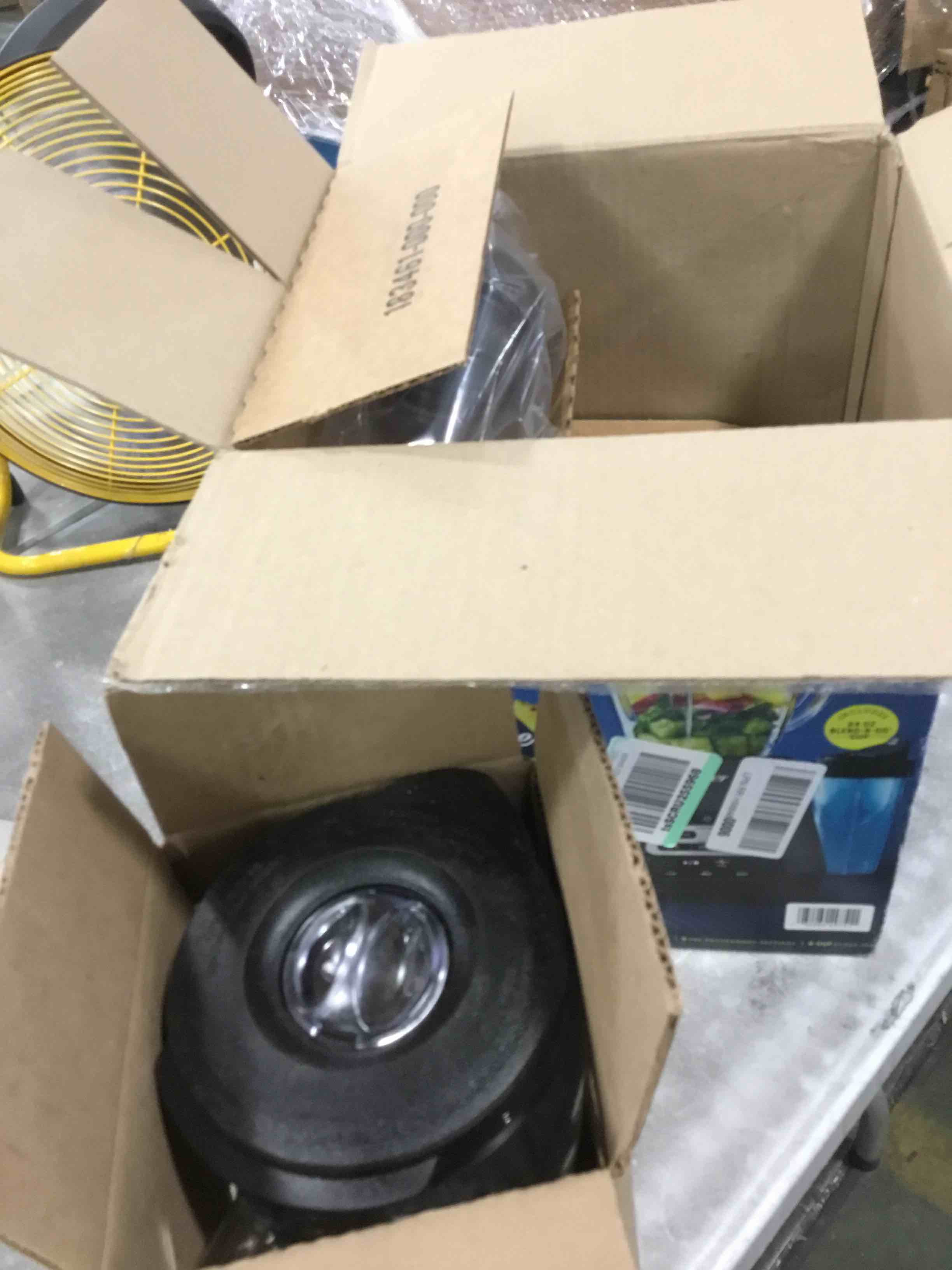 https://s3.amazonaws.com/lotting-images-prod/bidfta/ORG6803355_1720456047289.jpeg