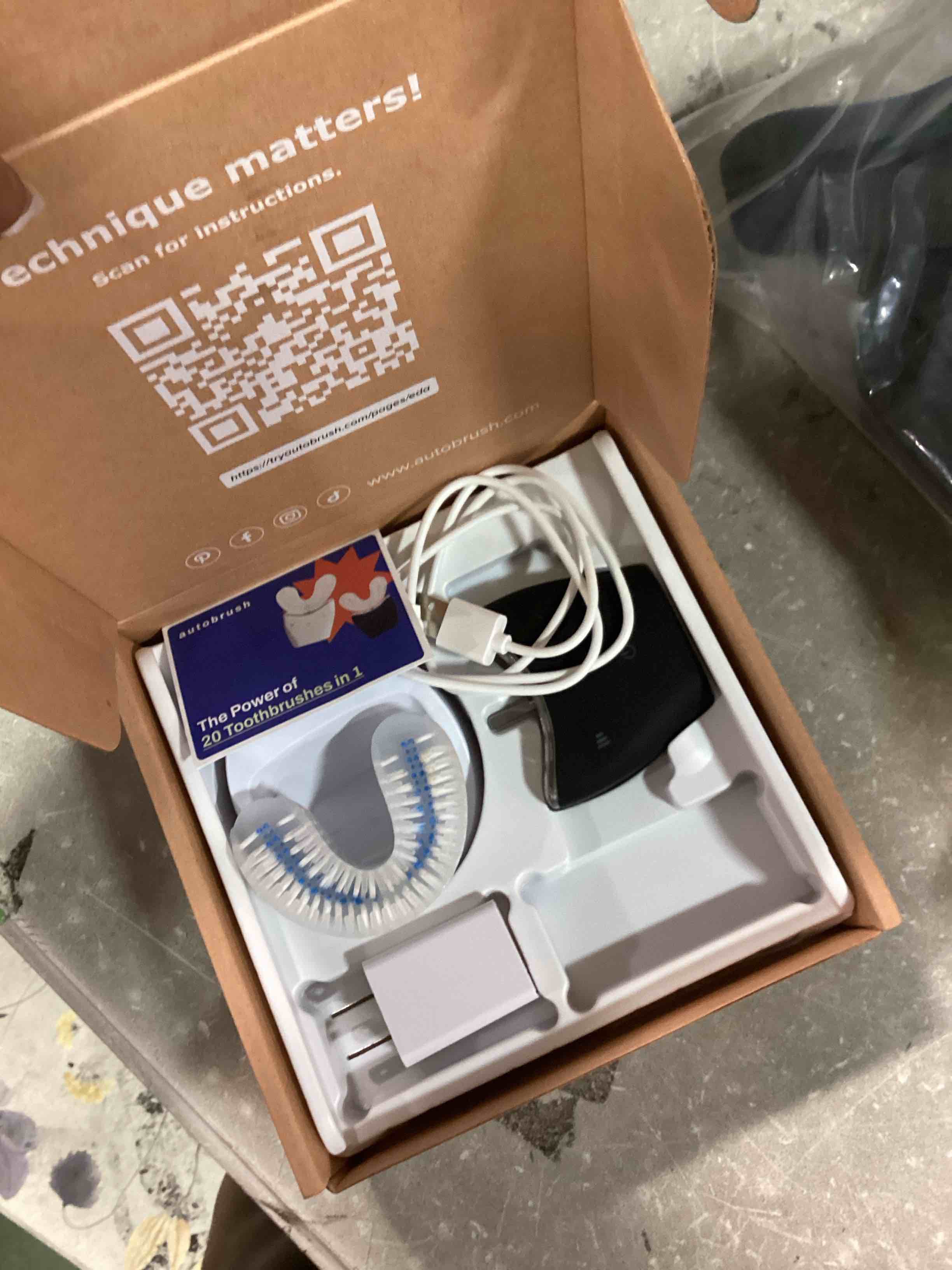 https://s3.amazonaws.com/lotting-images-prod/bidfta/ORG6807476_1720204371569.jpeg