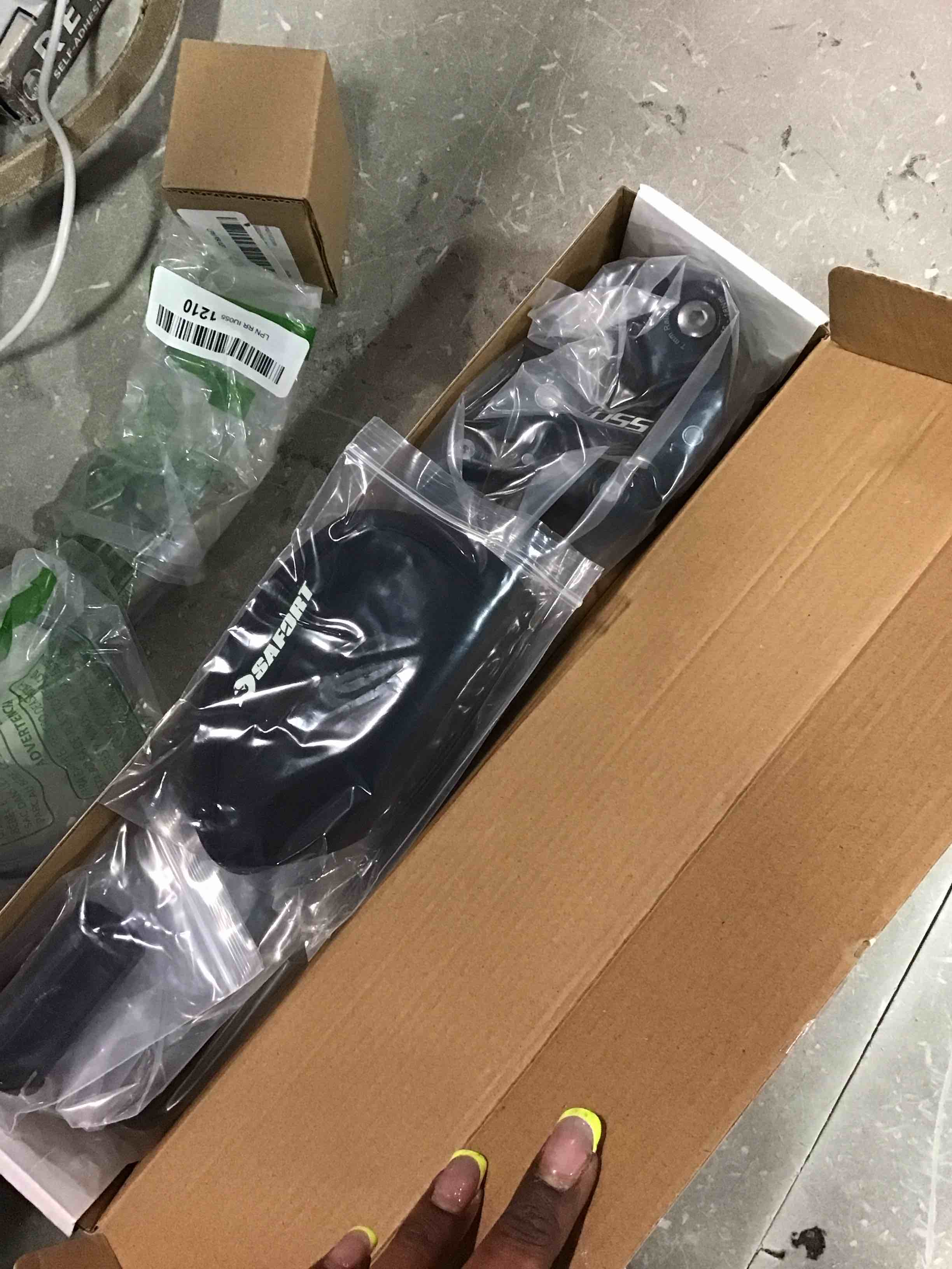 https://s3.amazonaws.com/lotting-images-prod/bidfta/ORG6807707_1720450069093.jpeg