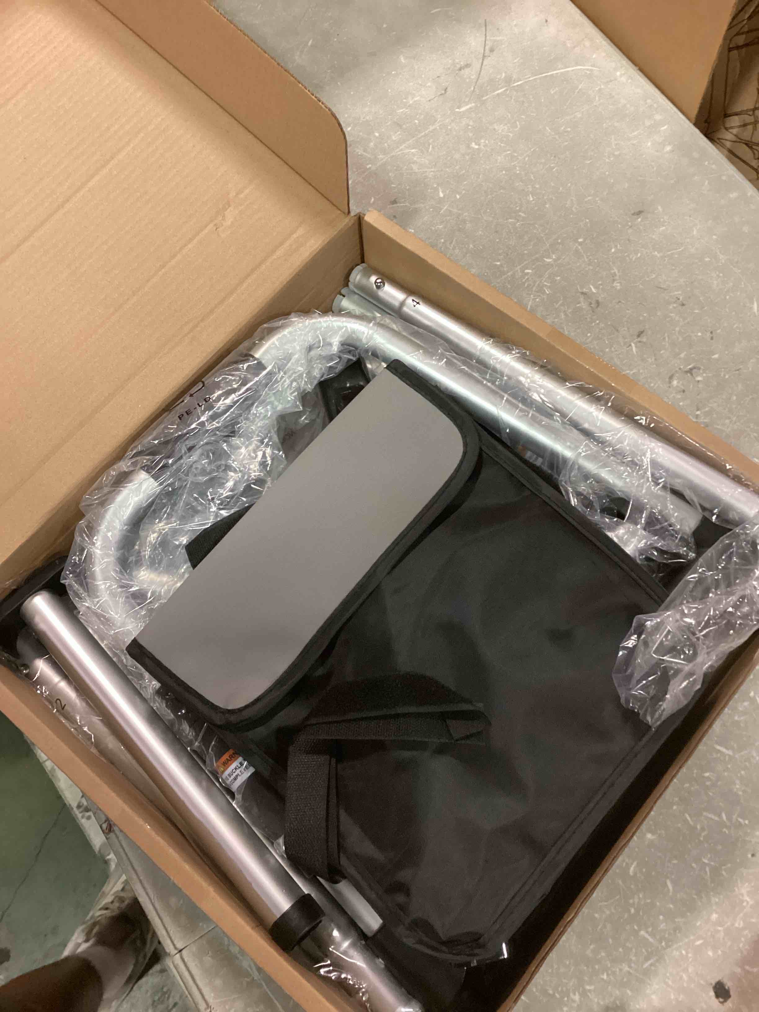 https://s3.amazonaws.com/lotting-images-prod/bidfta/ORG6807986_1720528316543.jpeg