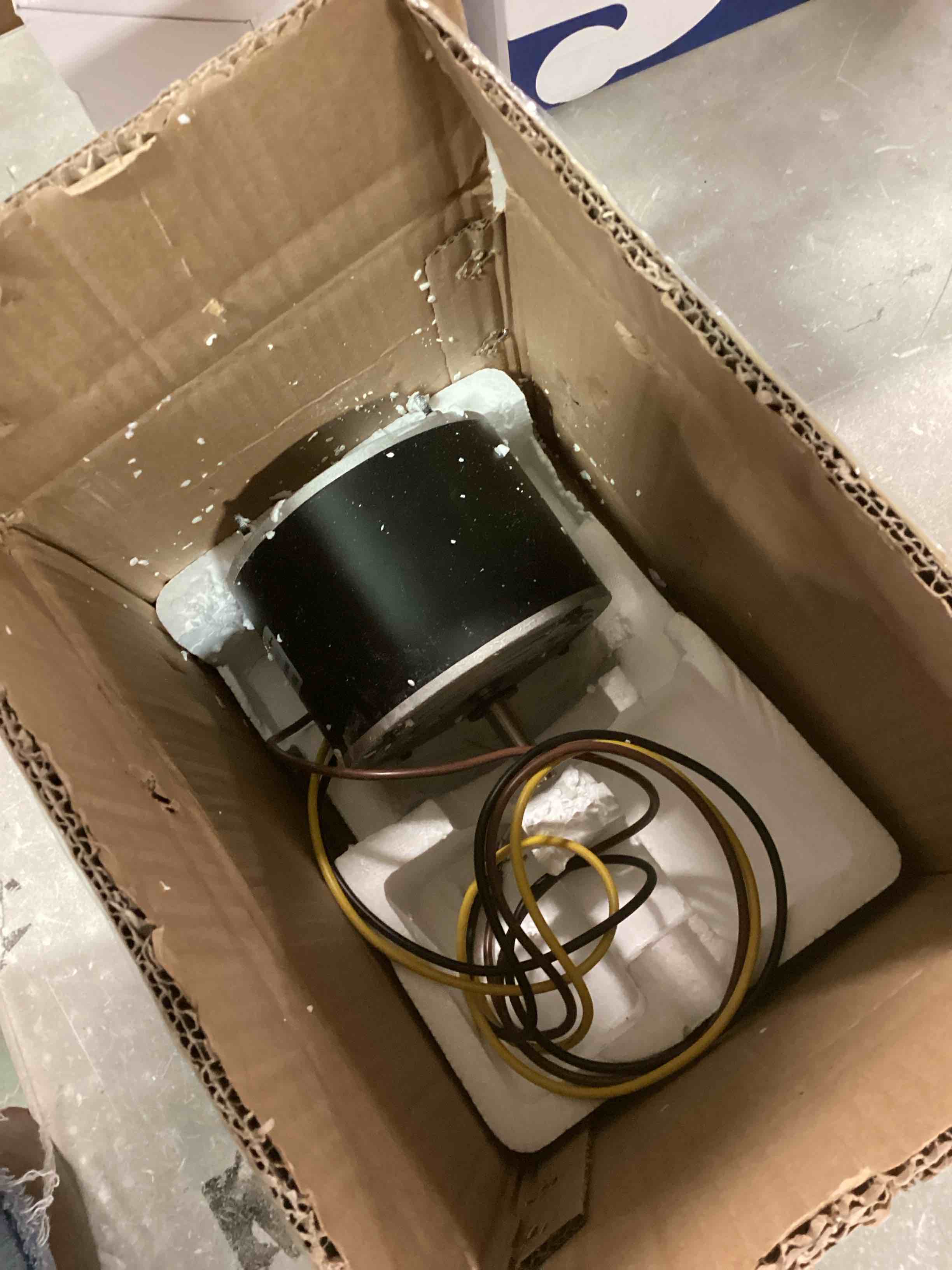 https://s3.amazonaws.com/lotting-images-prod/bidfta/ORG6808070_1720532470626.jpeg