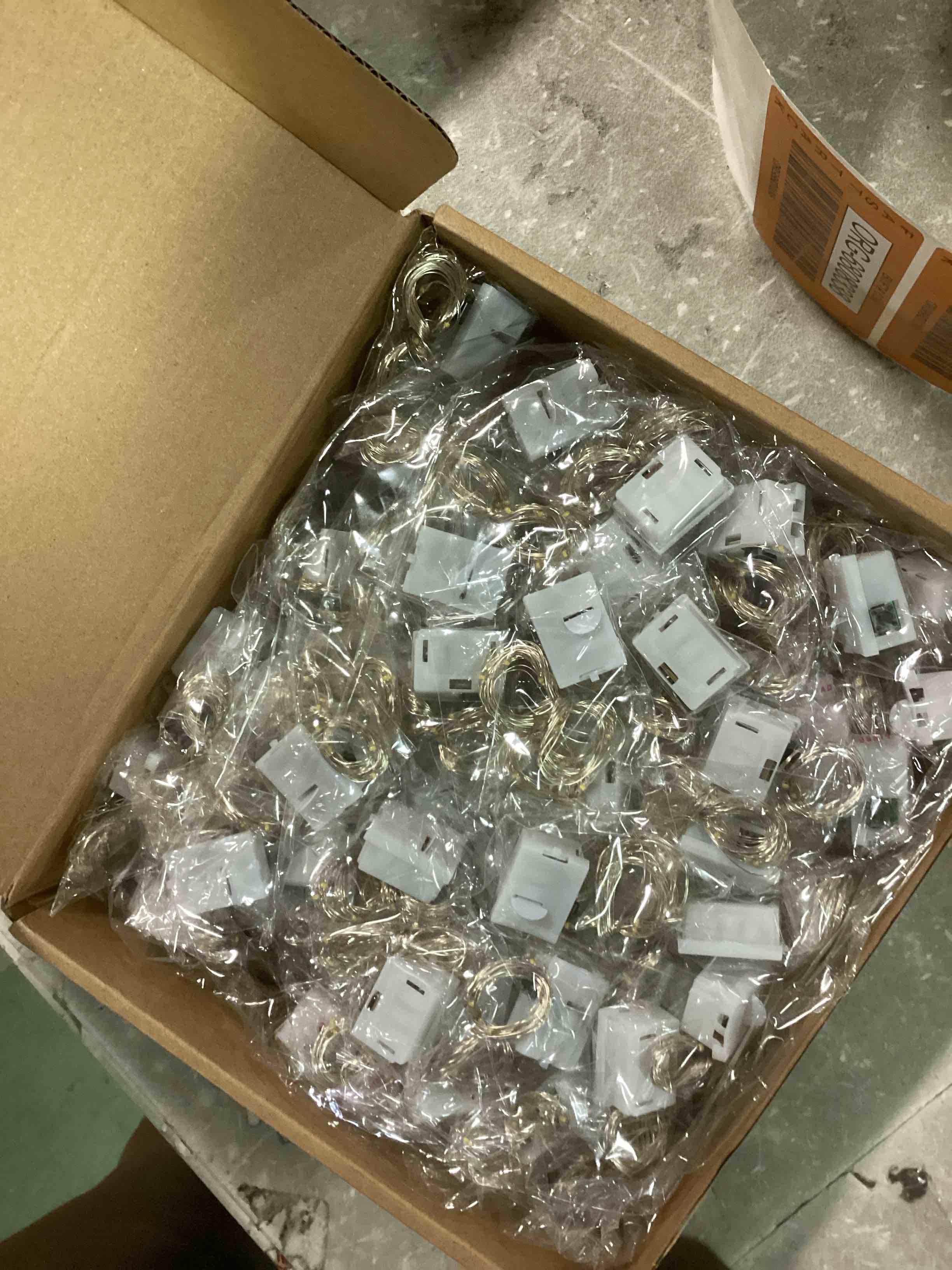 https://s3.amazonaws.com/lotting-images-prod/bidfta/ORG6808338_1720552877912.jpeg
