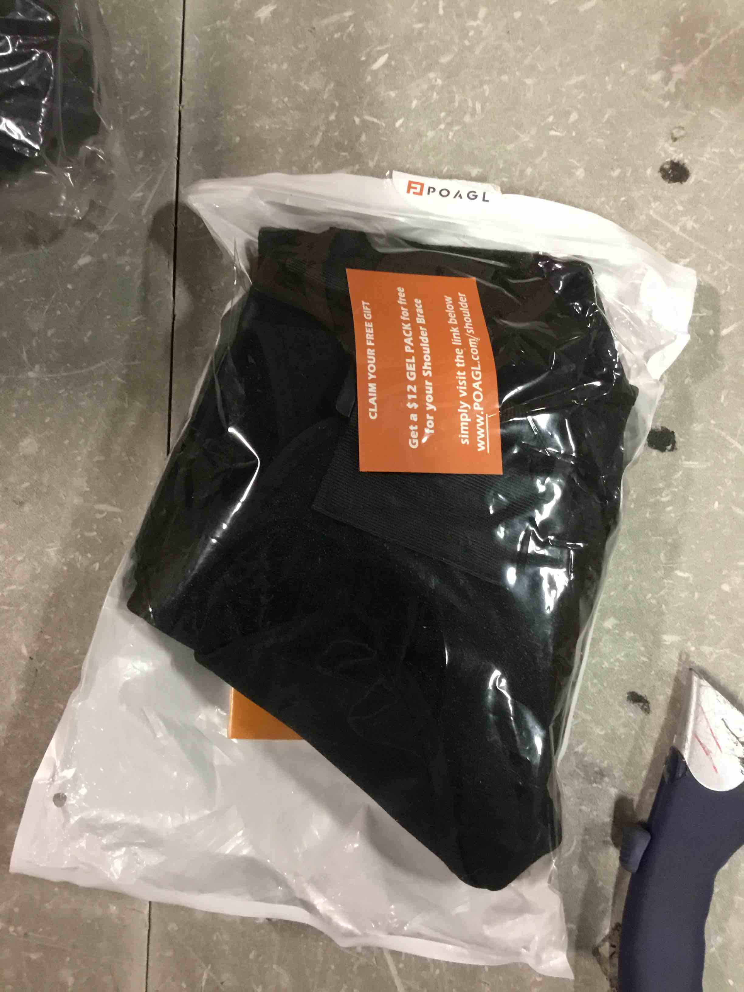 POAGL Shoulder Brace for Men and Women Both Left and Right Arm | Pain Relief Torn Rotator Cuff Compression Support Sleeve Dislocation Stability Immobilizer Stabilizer Bursitis Injury (Black, X-Large)