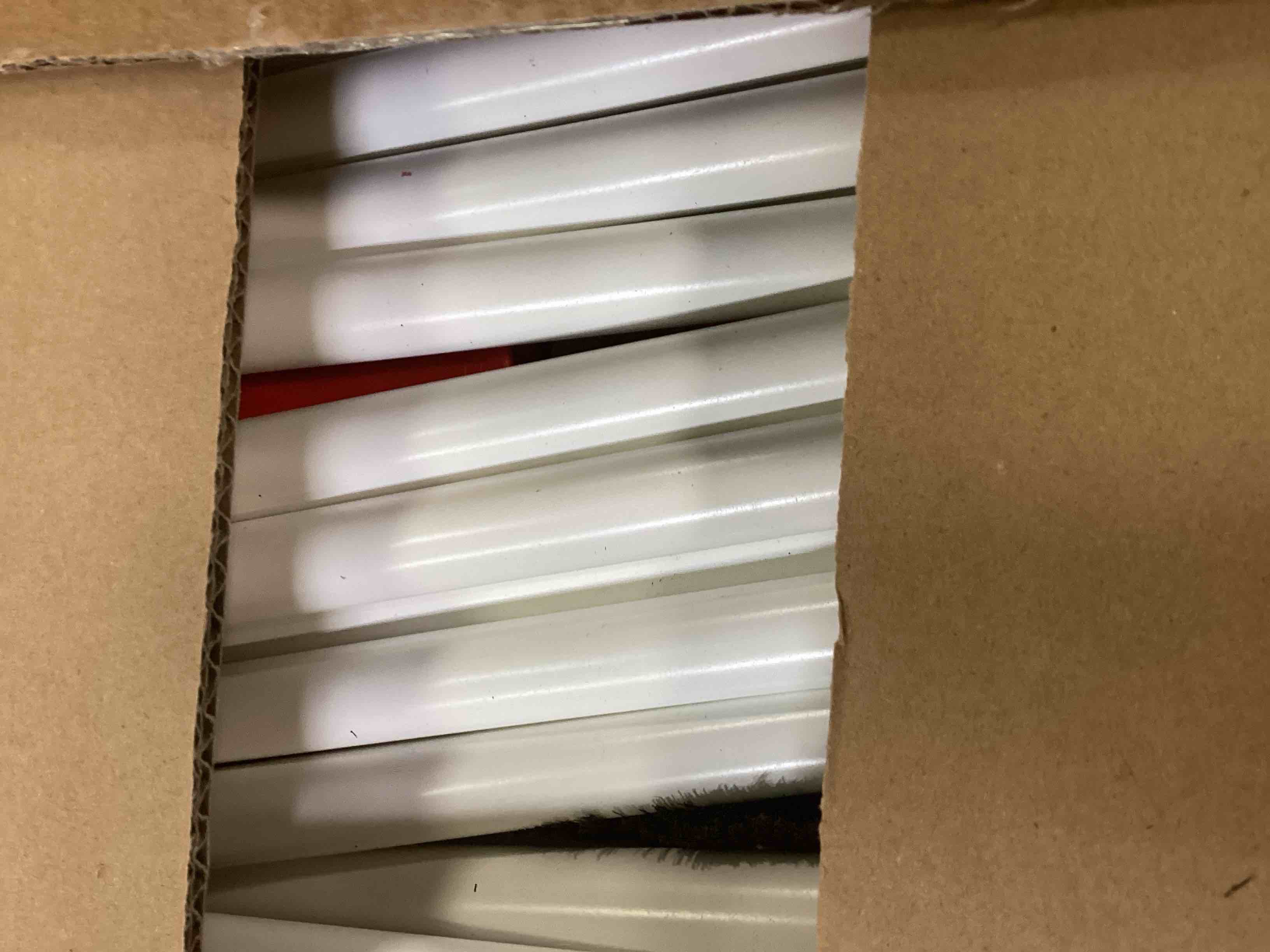 https://s3.amazonaws.com/lotting-images-prod/bidfta/ORG6812441_1719590526134.jpeg