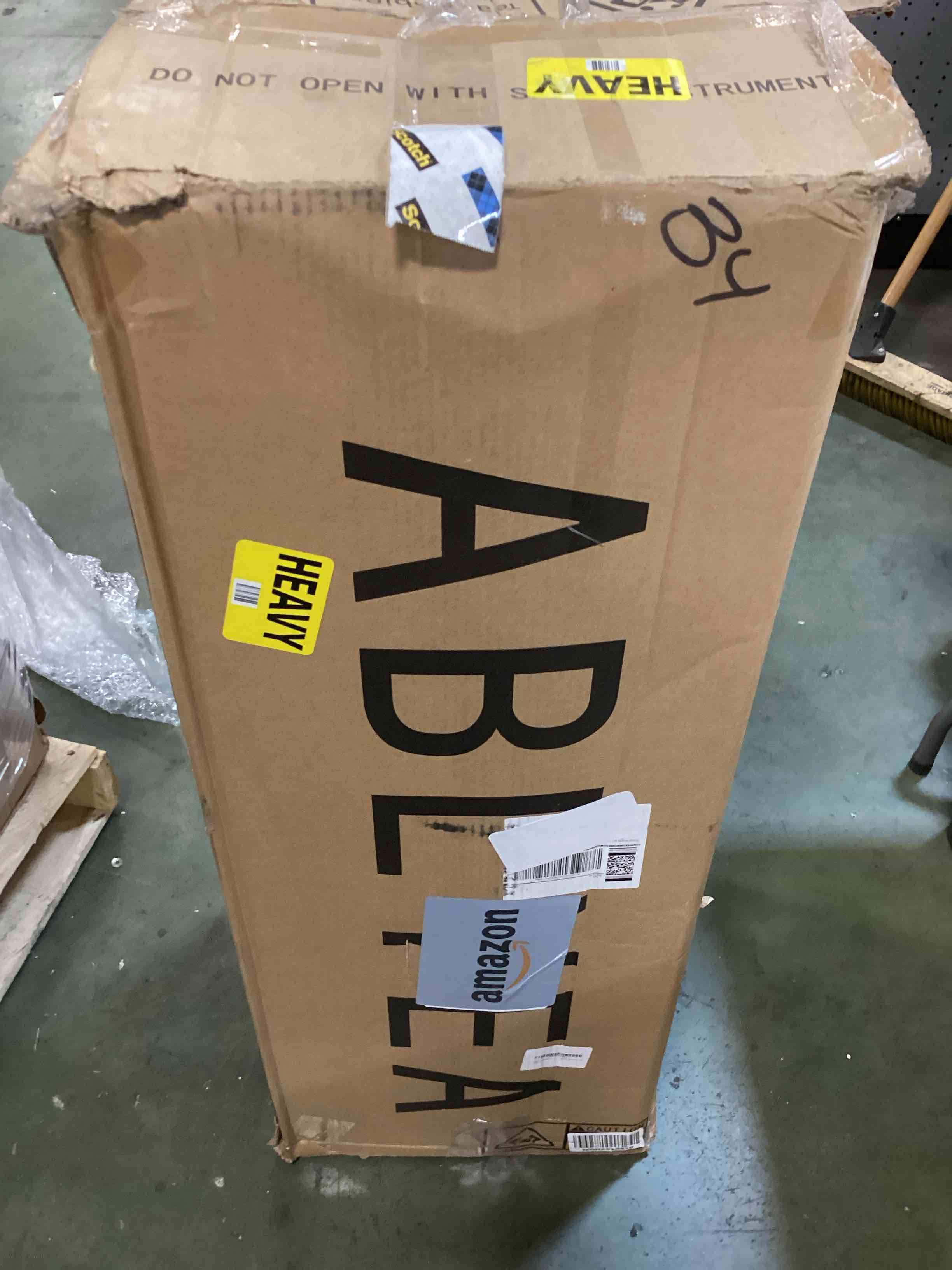 https://s3.amazonaws.com/lotting-images-prod/bidfta/ORG6813383_1720548922512.jpeg