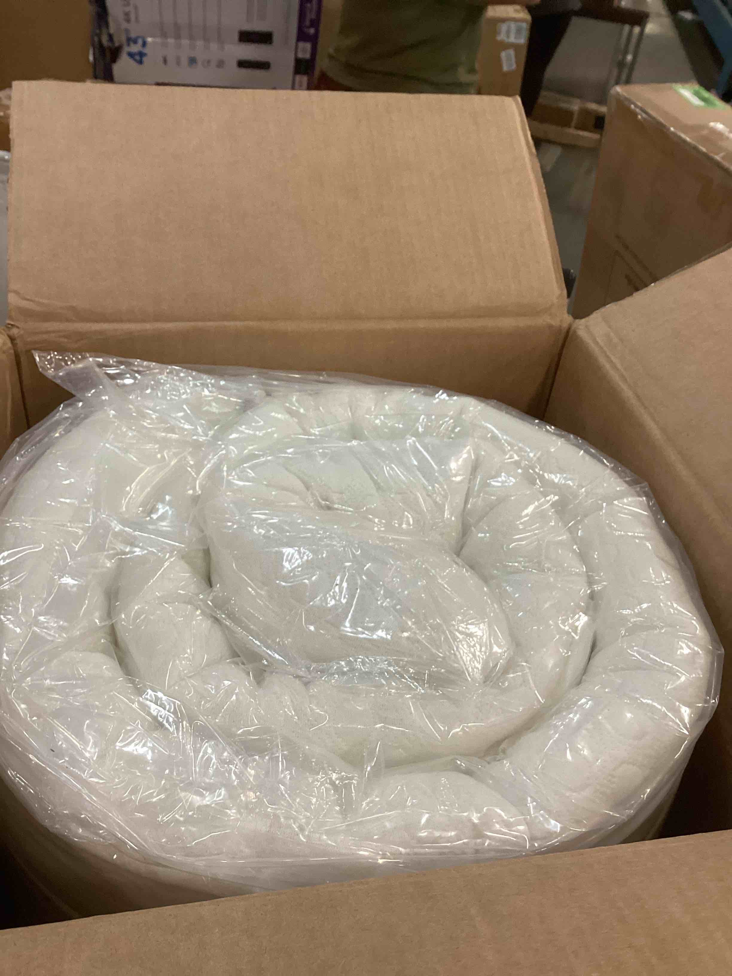 https://s3.amazonaws.com/lotting-images-prod/bidfta/ORG6813903_1720446362668.jpeg