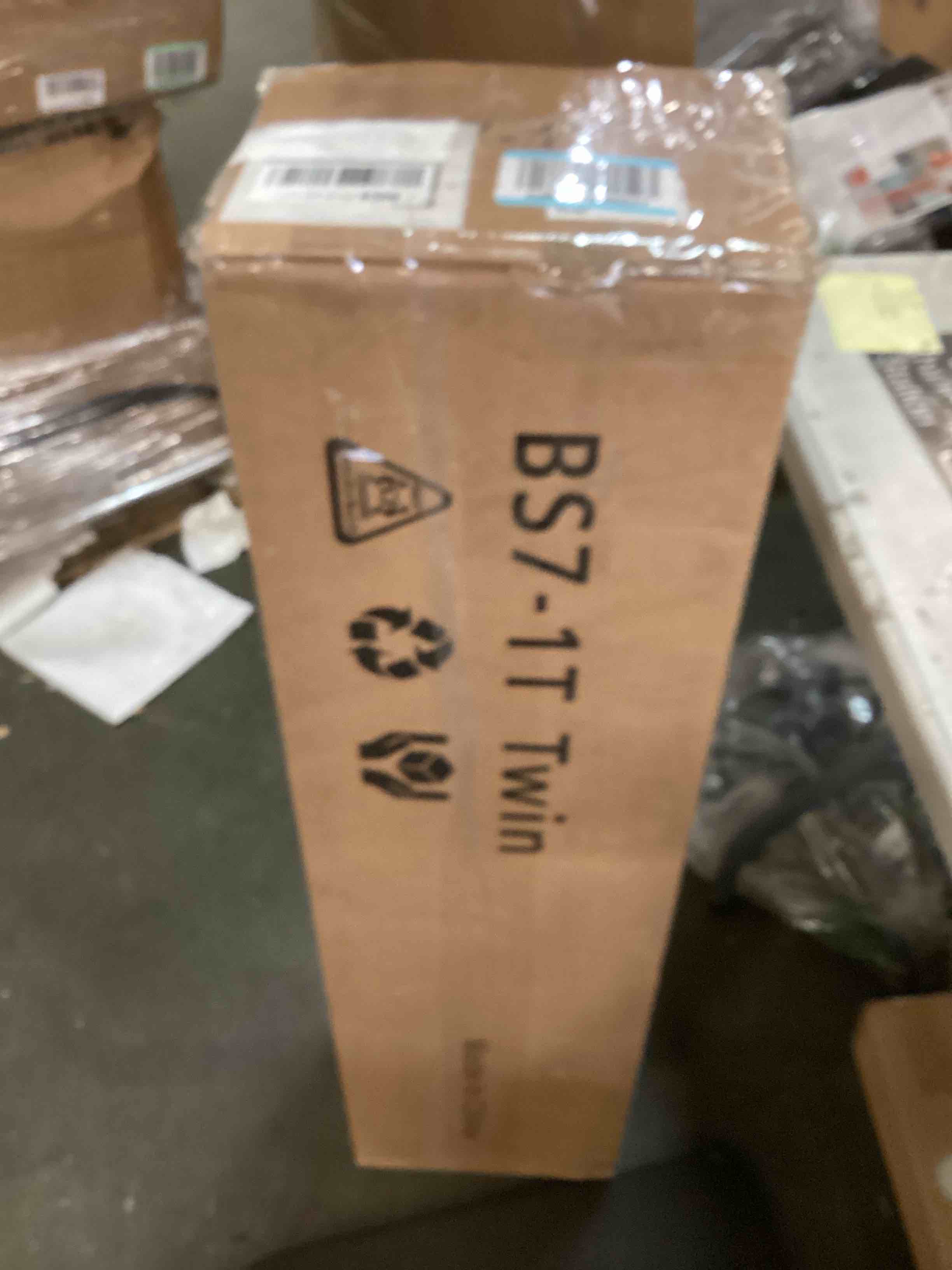 https://s3.amazonaws.com/lotting-images-prod/bidfta/ORG6815384_1721072635918.jpeg
