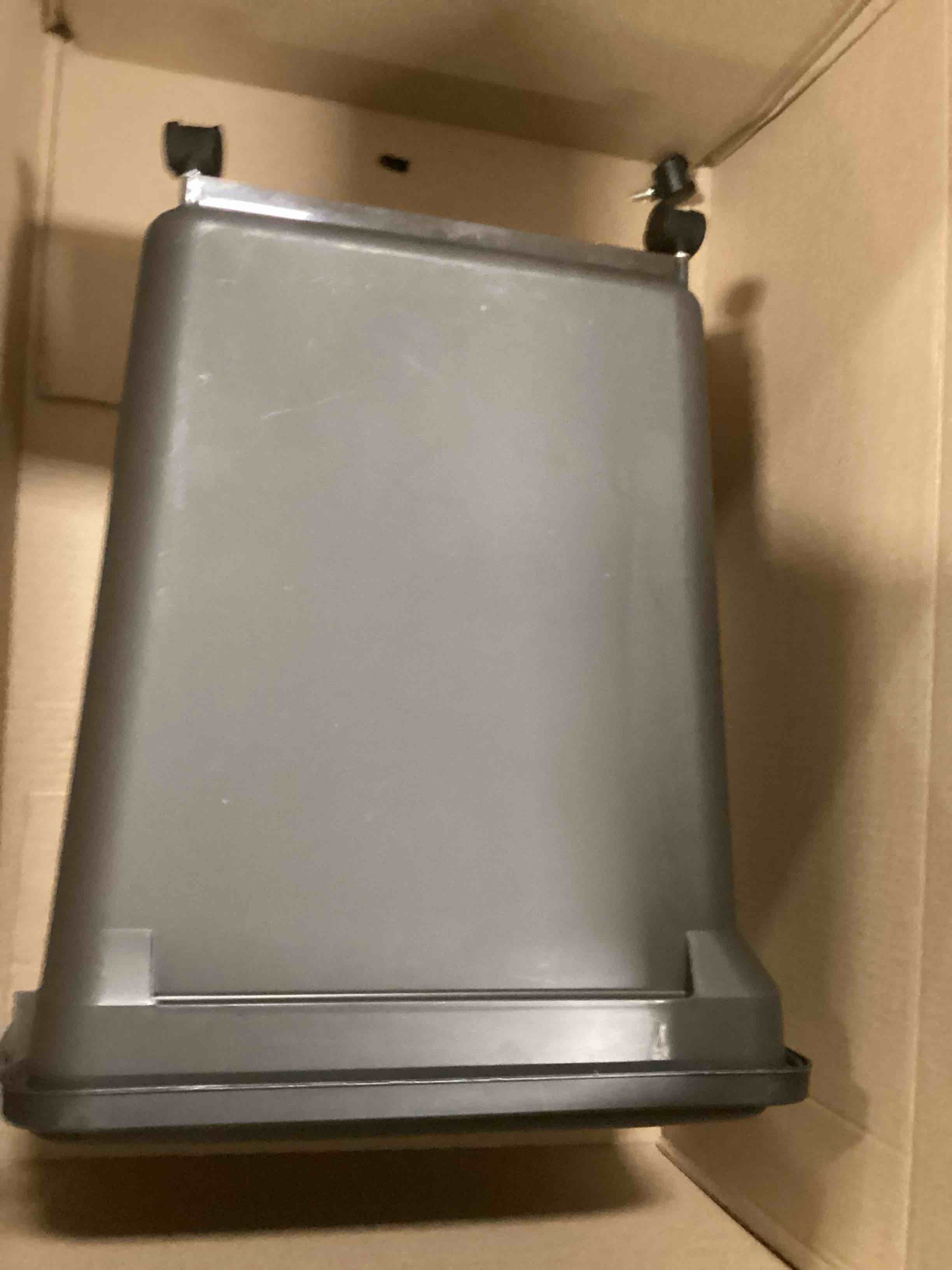 https://s3.amazonaws.com/lotting-images-prod/bidfta/ORG6817017_1720019962889.jpeg