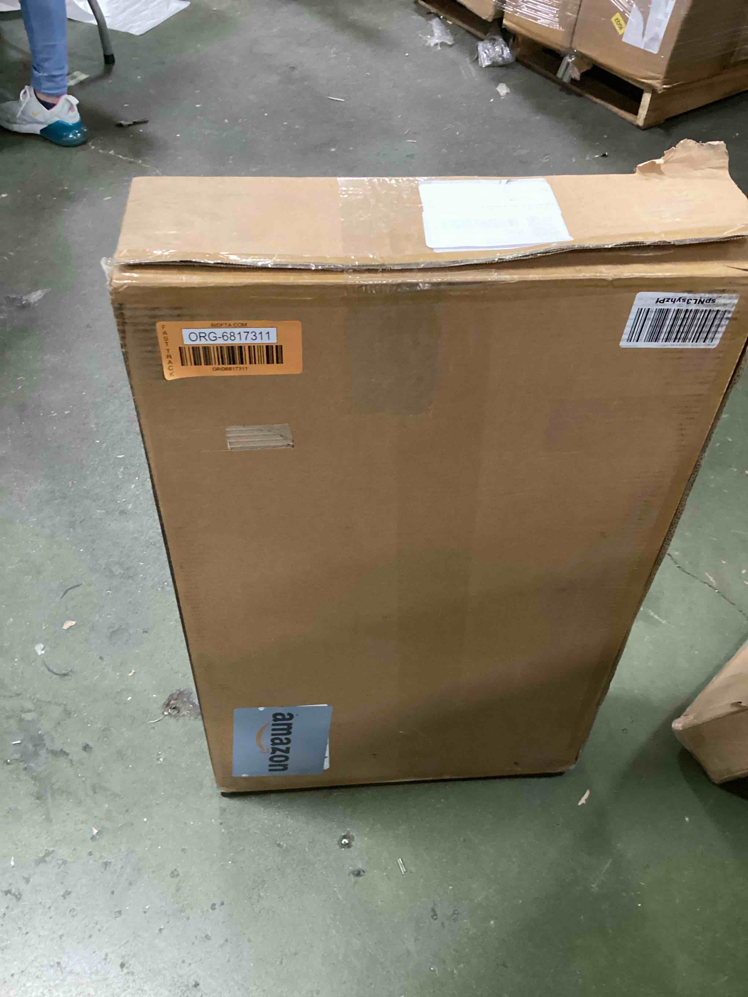 https://s3.amazonaws.com/lotting-images-prod/bidfta/ORG6817311_1720066156405.jpeg