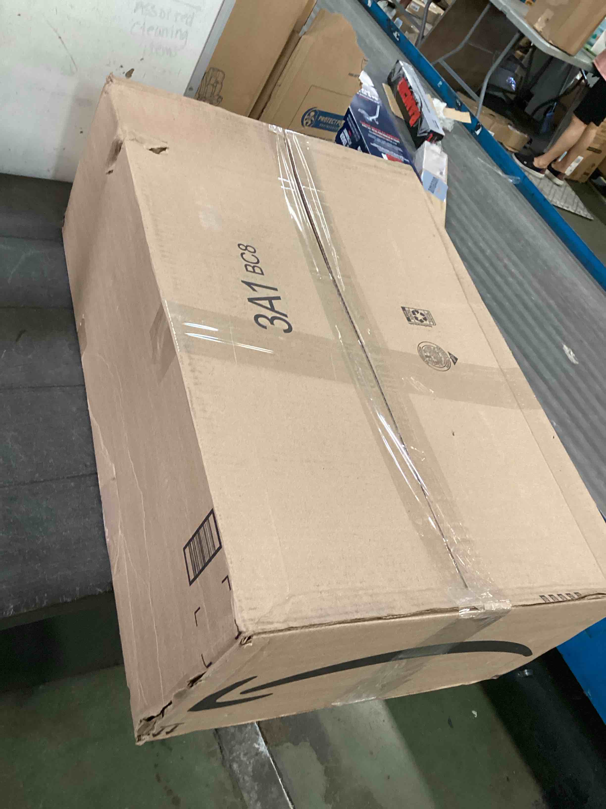 https://s3.amazonaws.com/lotting-images-prod/bidfta/ORG6819211_1721313954250.jpeg