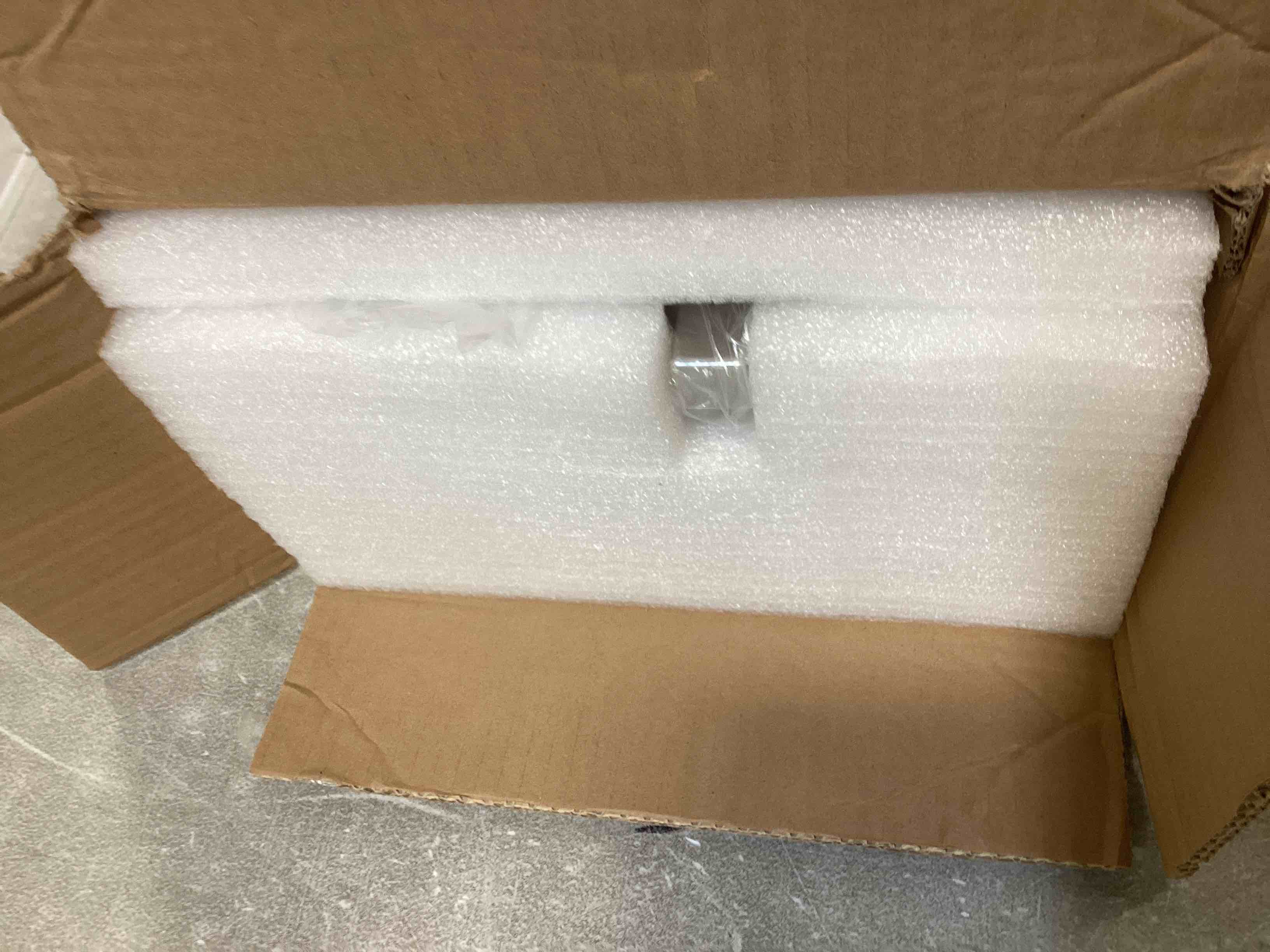 https://s3.amazonaws.com/lotting-images-prod/bidfta/ORG6823772_1721419063409.jpeg