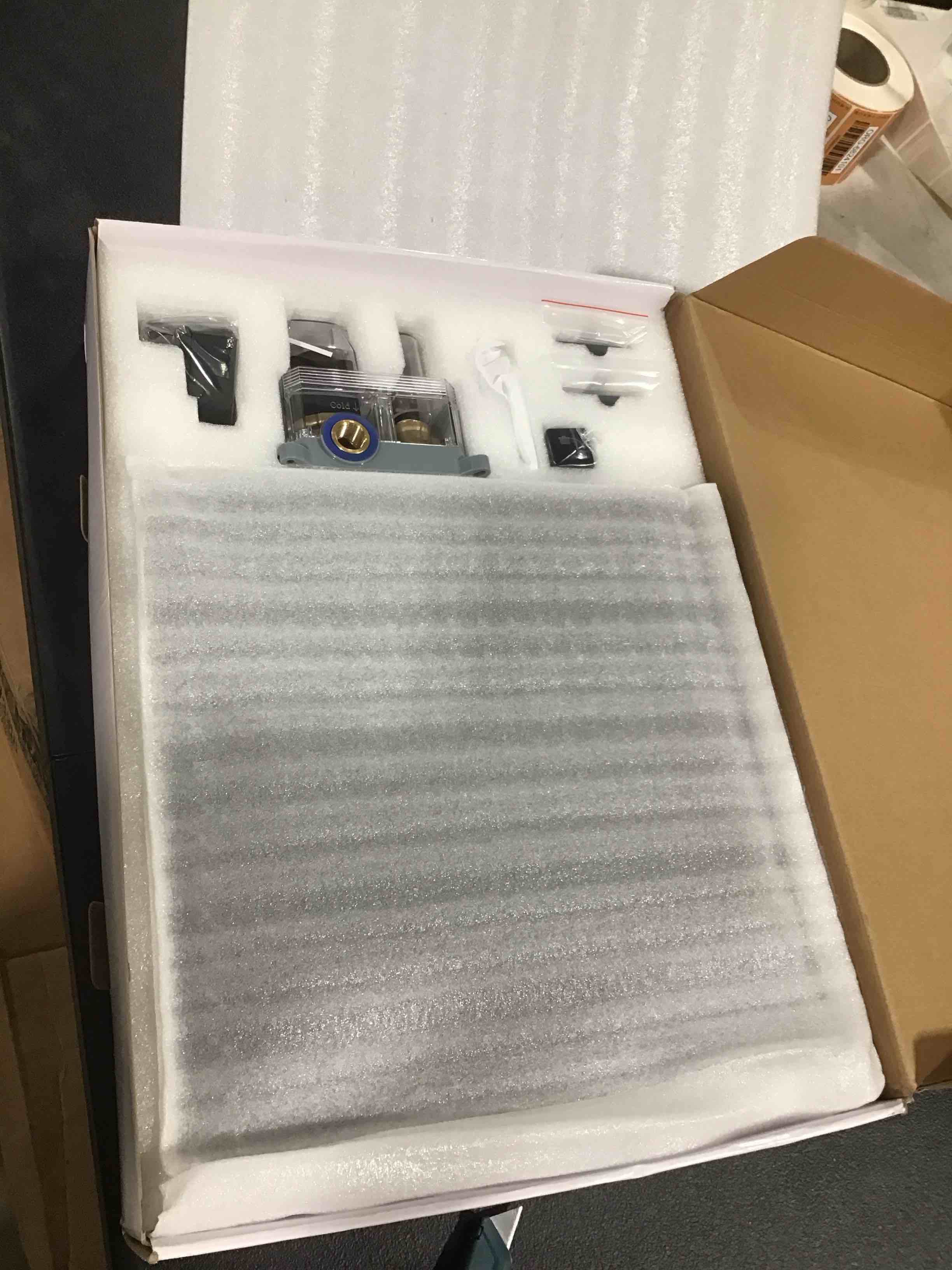 https://s3.amazonaws.com/lotting-images-prod/bidfta/ORG6824099_1726659058140.jpeg