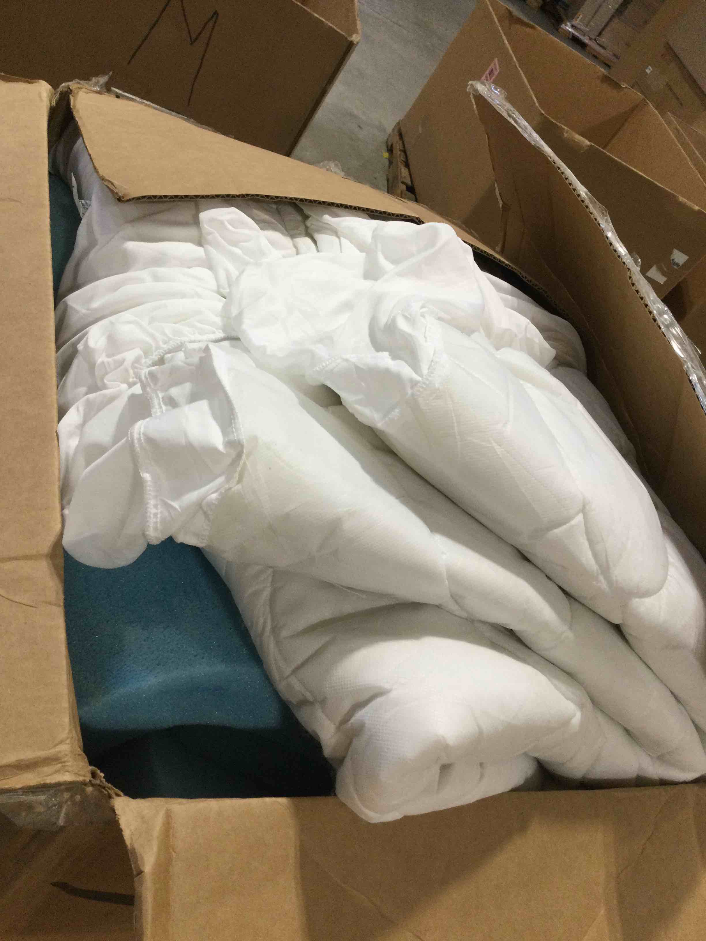 https://s3.amazonaws.com/lotting-images-prod/bidfta/ORG6826049_1726505908190.jpeg