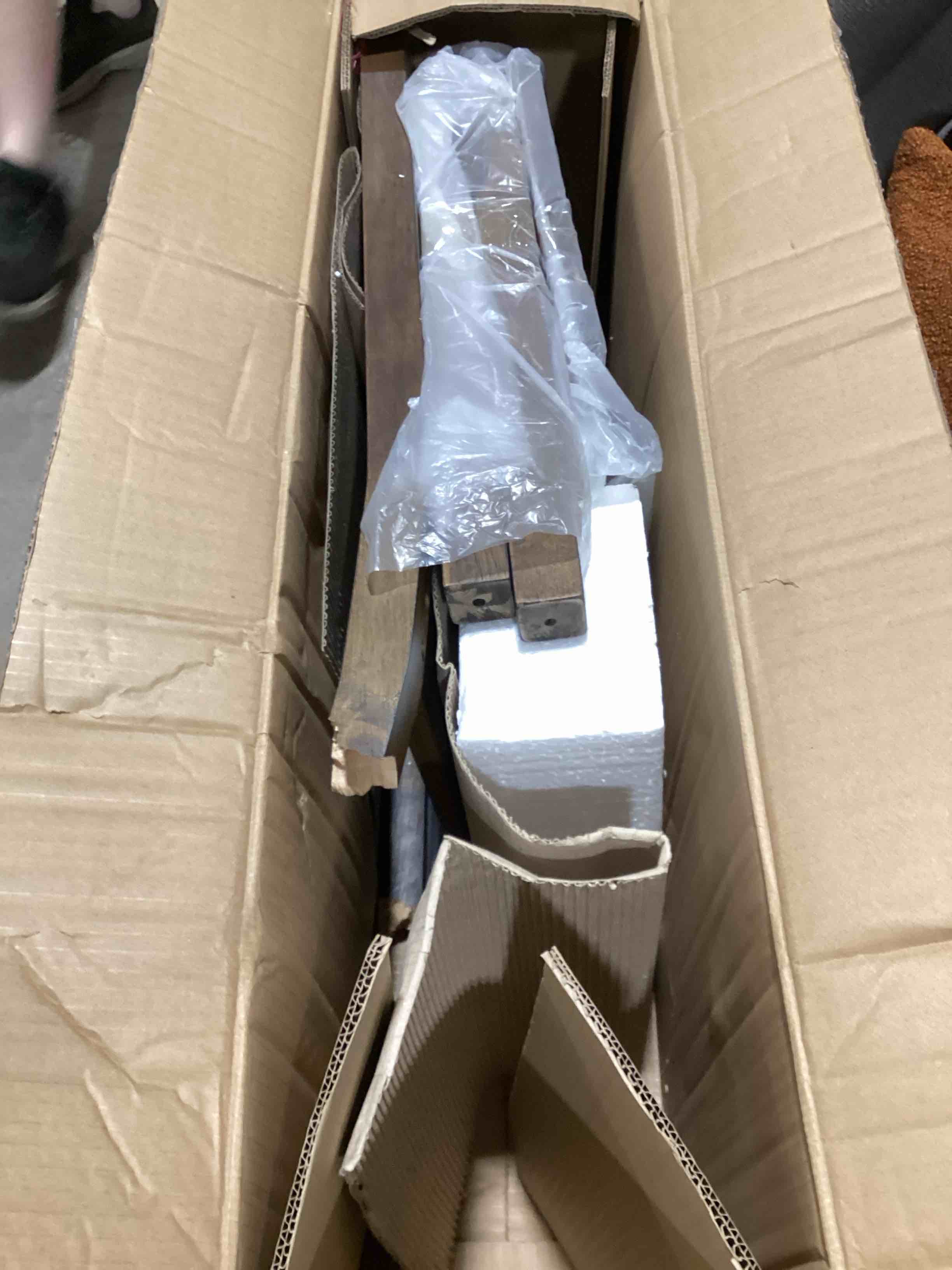 https://s3.amazonaws.com/lotting-images-prod/bidfta/ORG6826116_1726578010472.jpeg