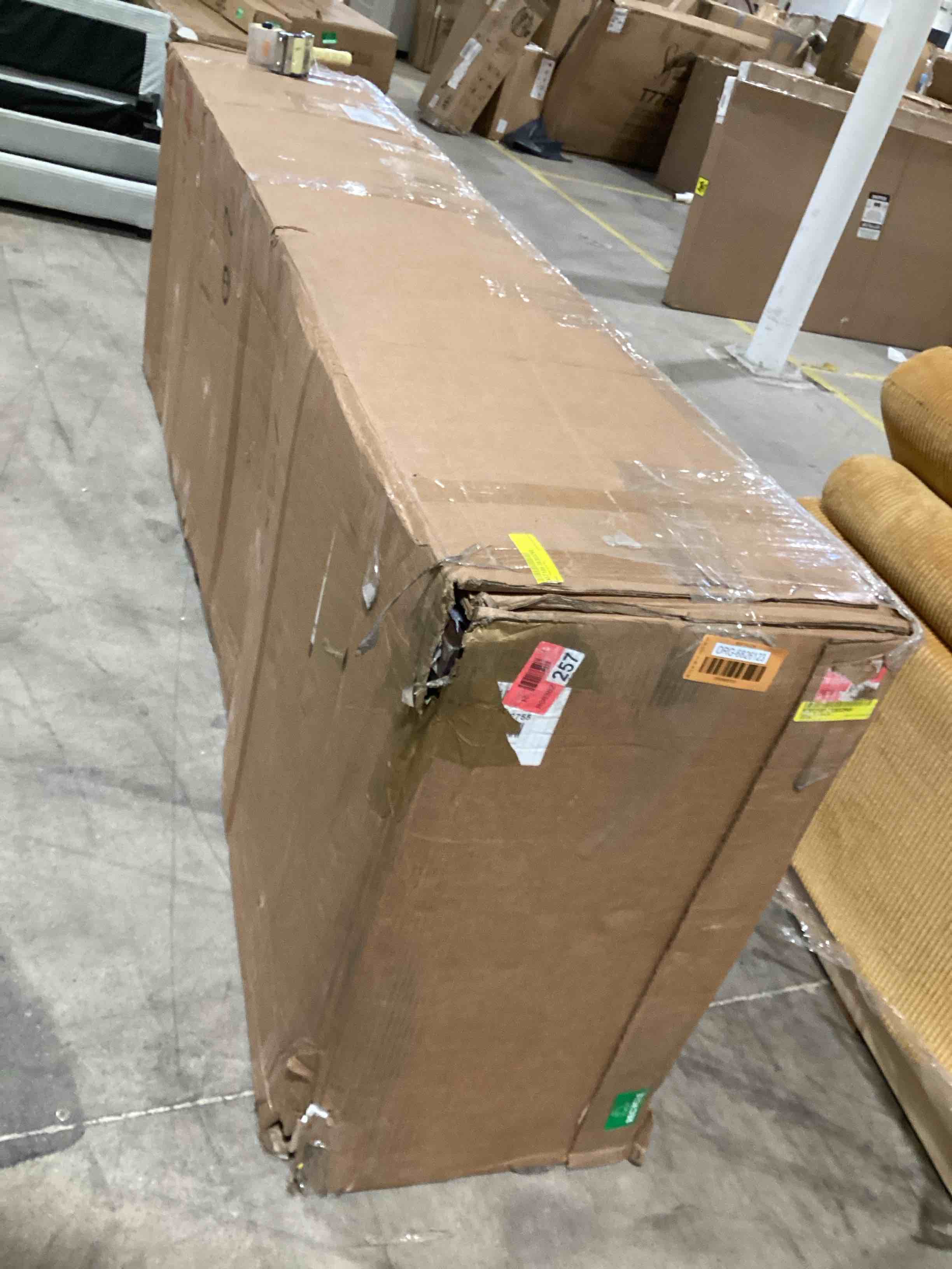 https://s3.amazonaws.com/lotting-images-prod/bidfta/ORG6826123_1726580304373.jpeg