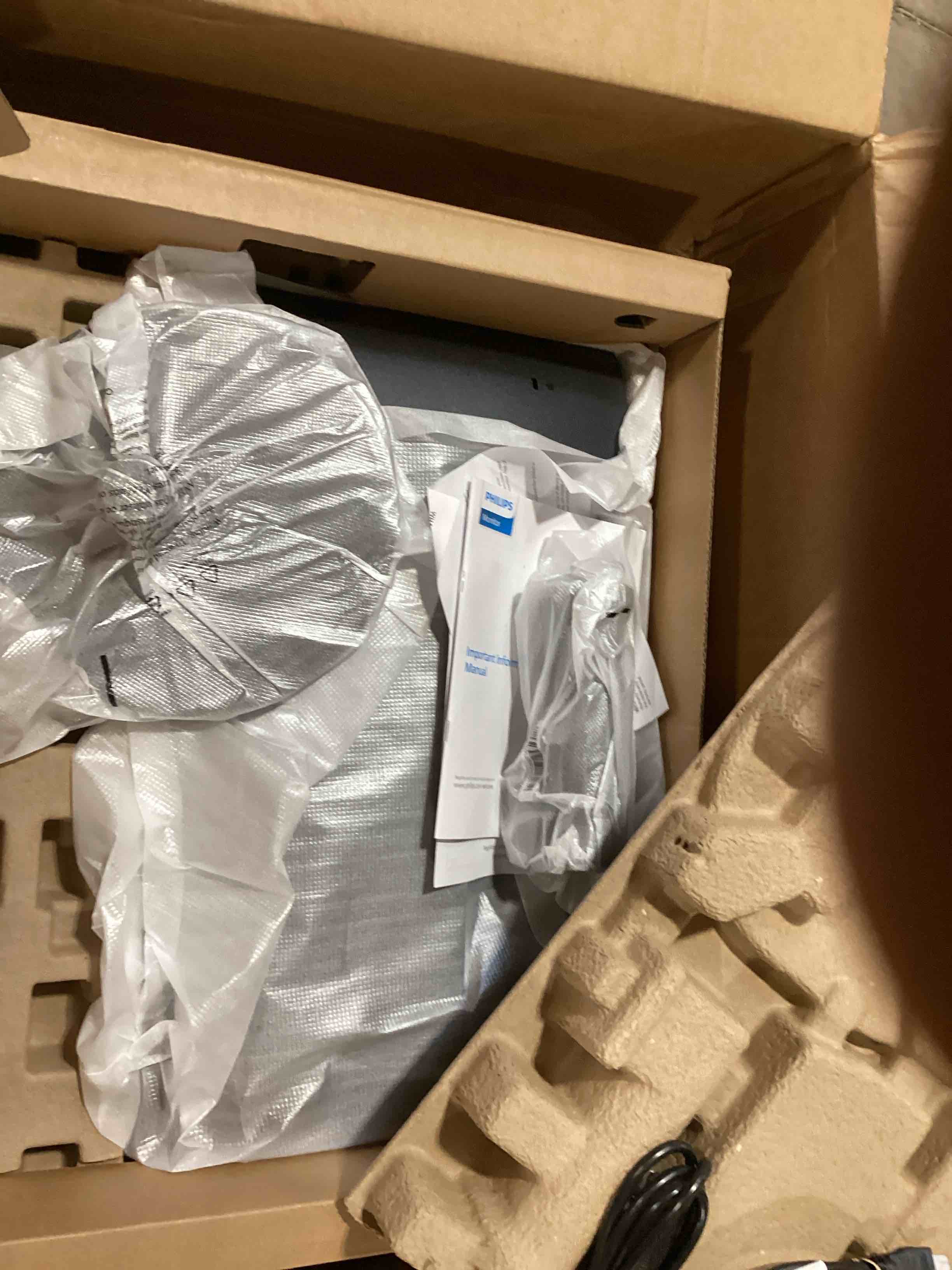 https://s3.amazonaws.com/lotting-images-prod/bidfta/ORG6826423_1727190374336.jpeg