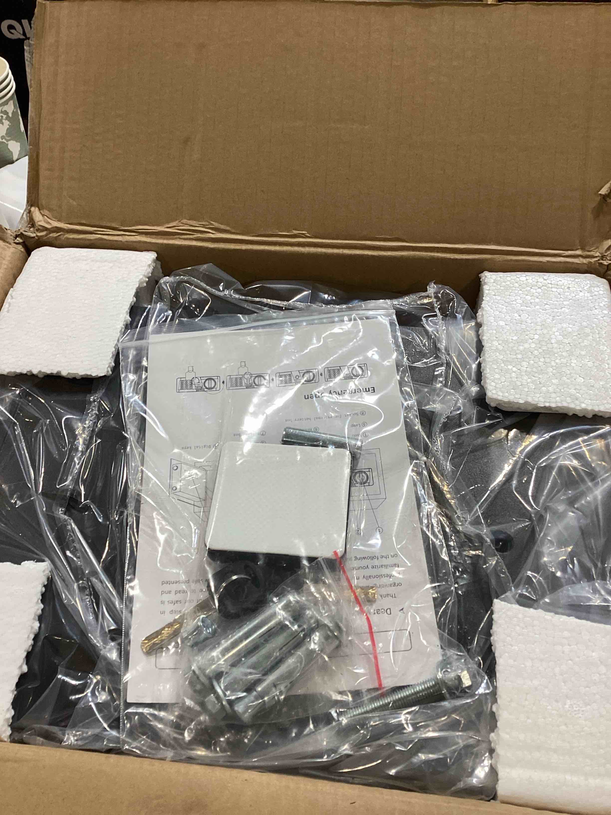 https://s3.amazonaws.com/lotting-images-prod/bidfta/ORG6827289_1726506603104.jpeg