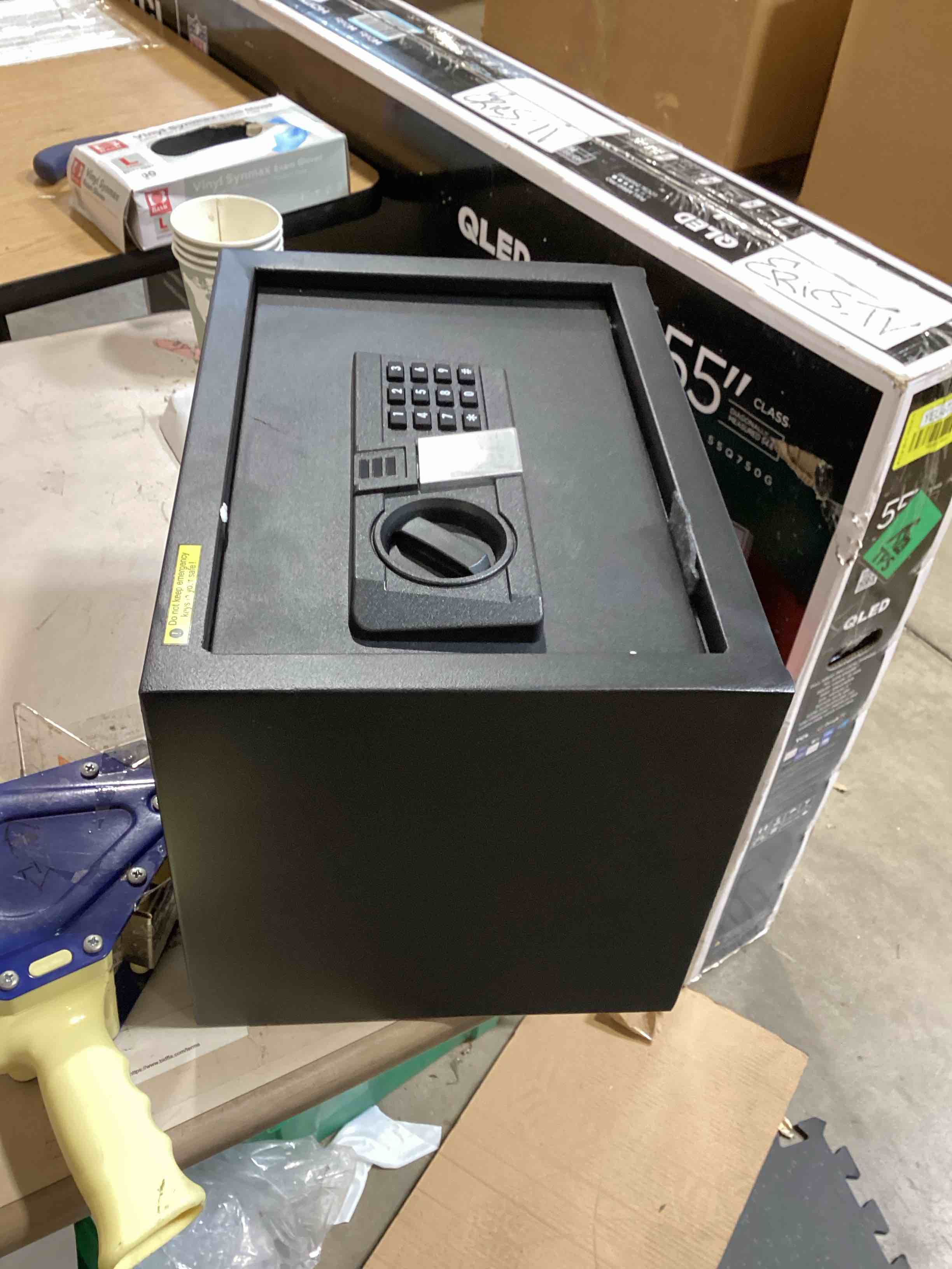 https://s3.amazonaws.com/lotting-images-prod/bidfta/ORG6827289_1726506754231.jpeg