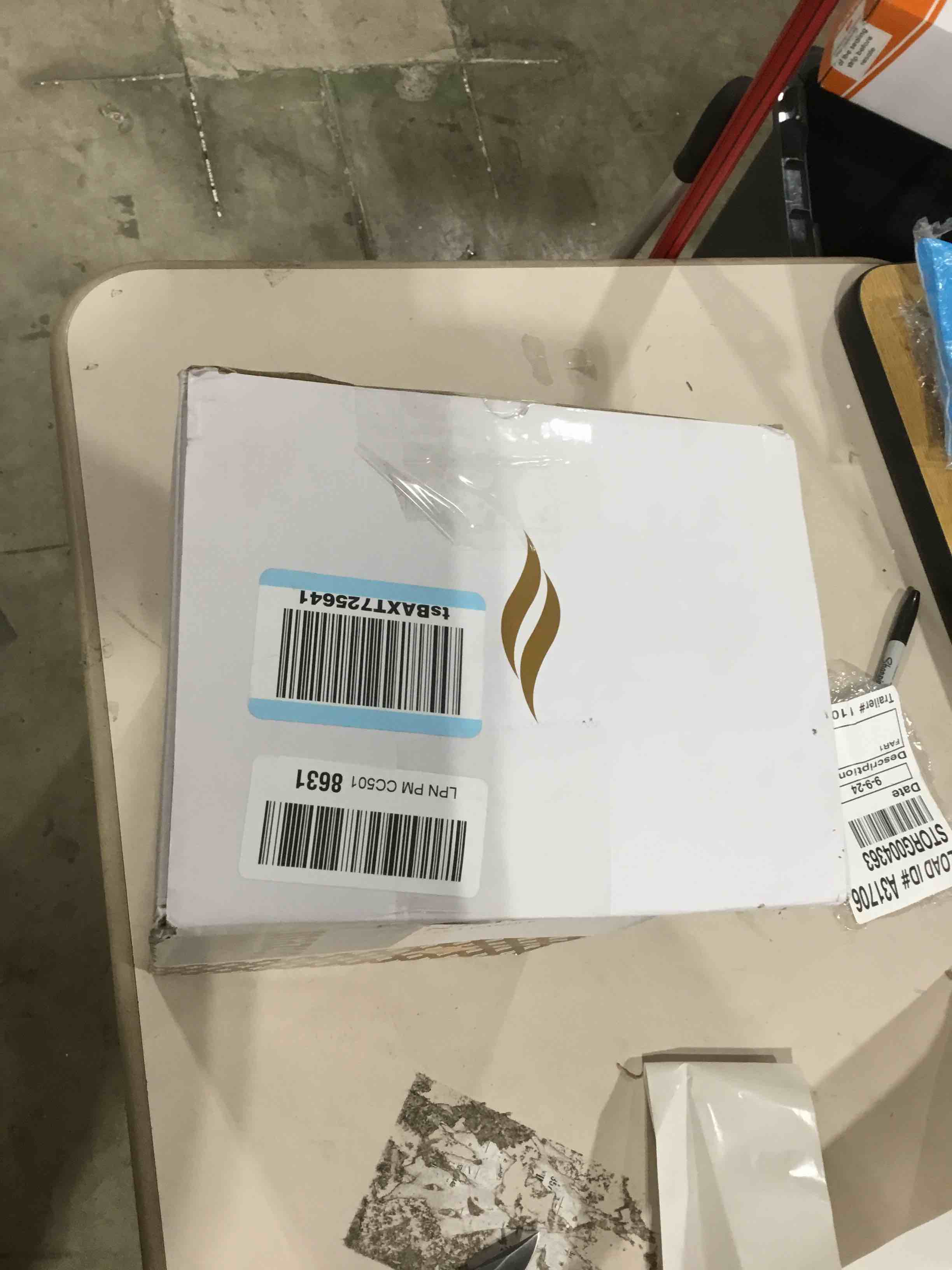 https://s3.amazonaws.com/lotting-images-prod/bidfta/ORG6827993_1727093033401.jpeg