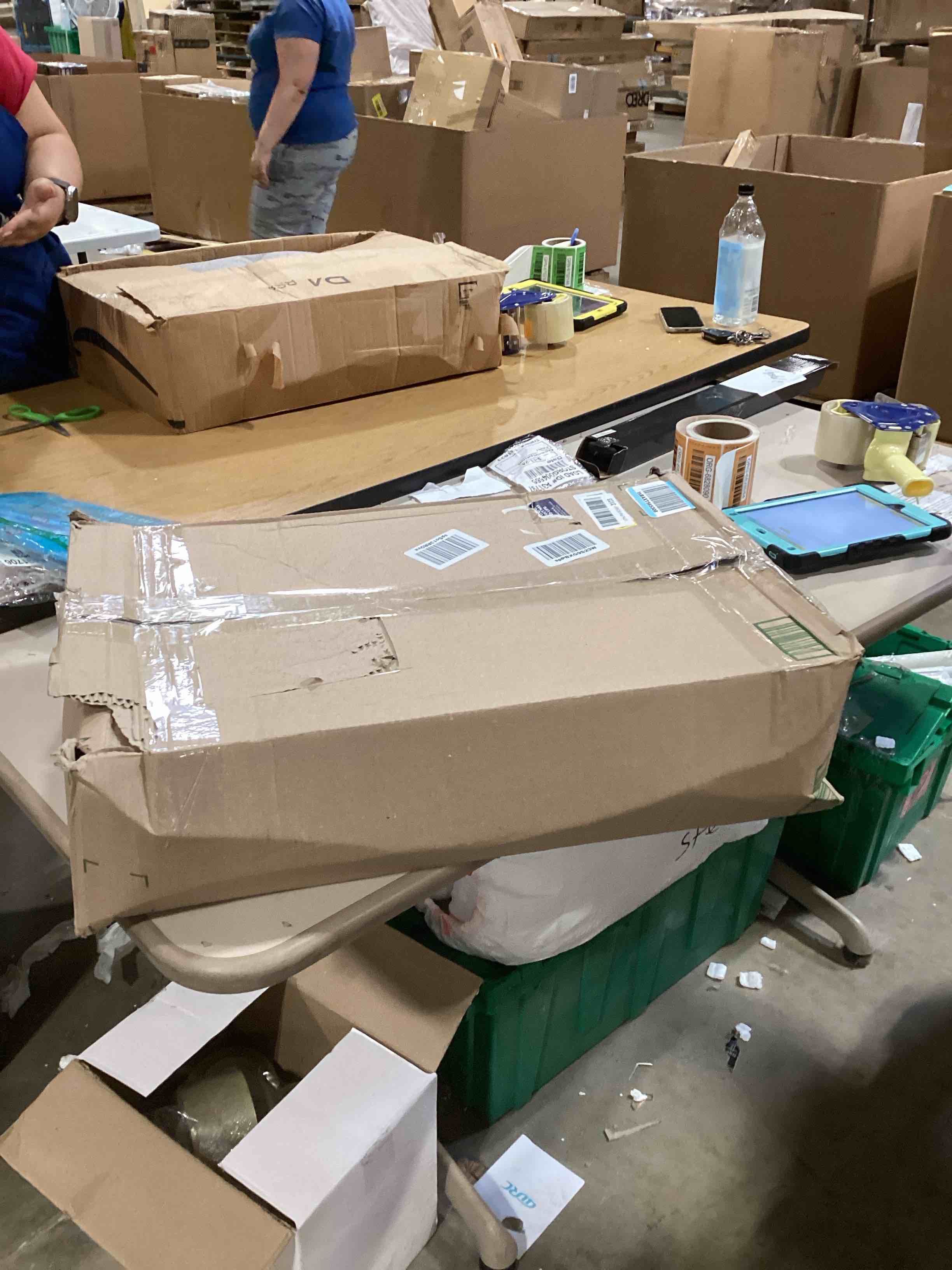 https://s3.amazonaws.com/lotting-images-prod/bidfta/ORG6828084_1727110487028.jpeg