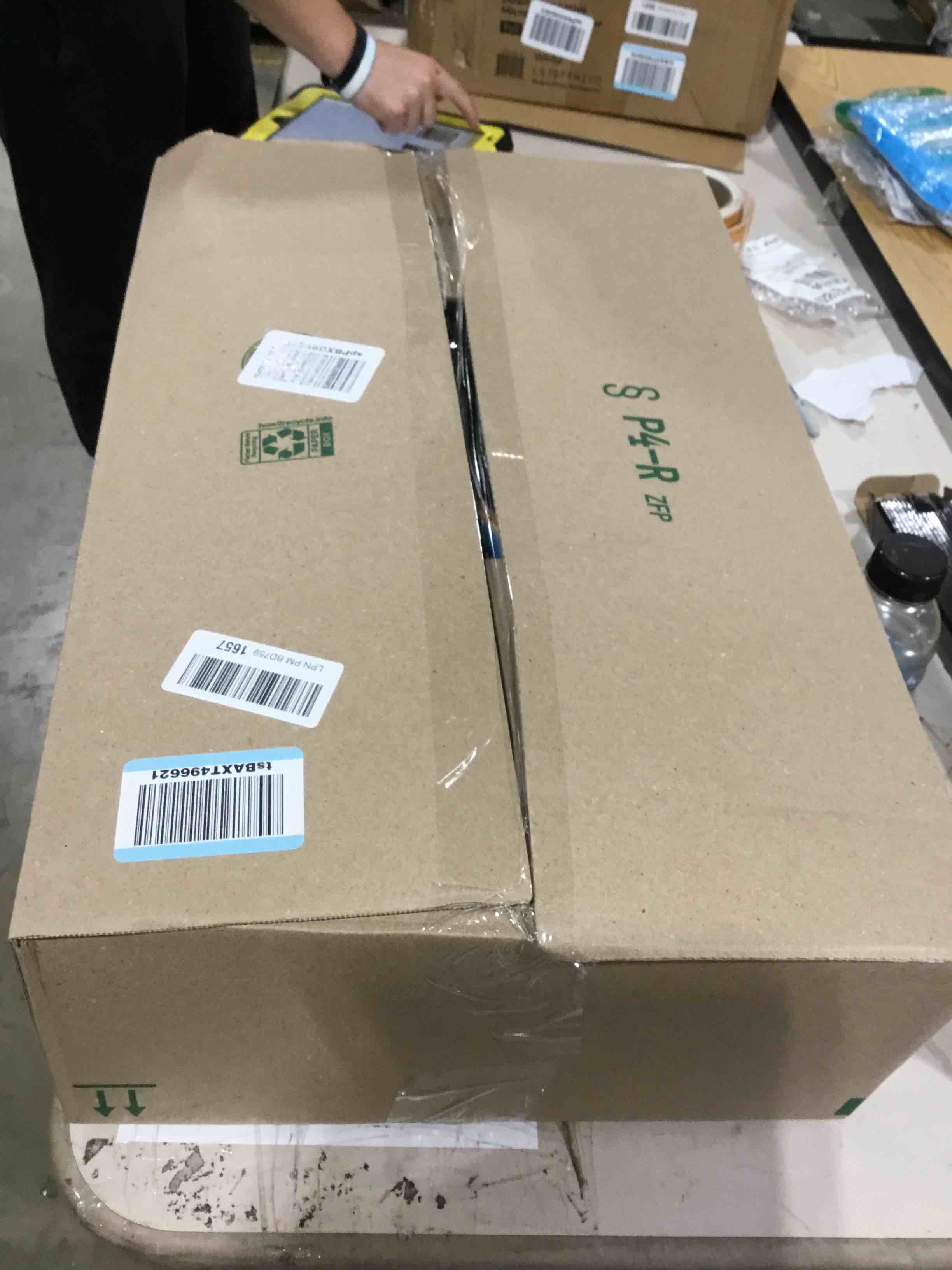 https://s3.amazonaws.com/lotting-images-prod/bidfta/ORG6828100_1727112057285.jpeg