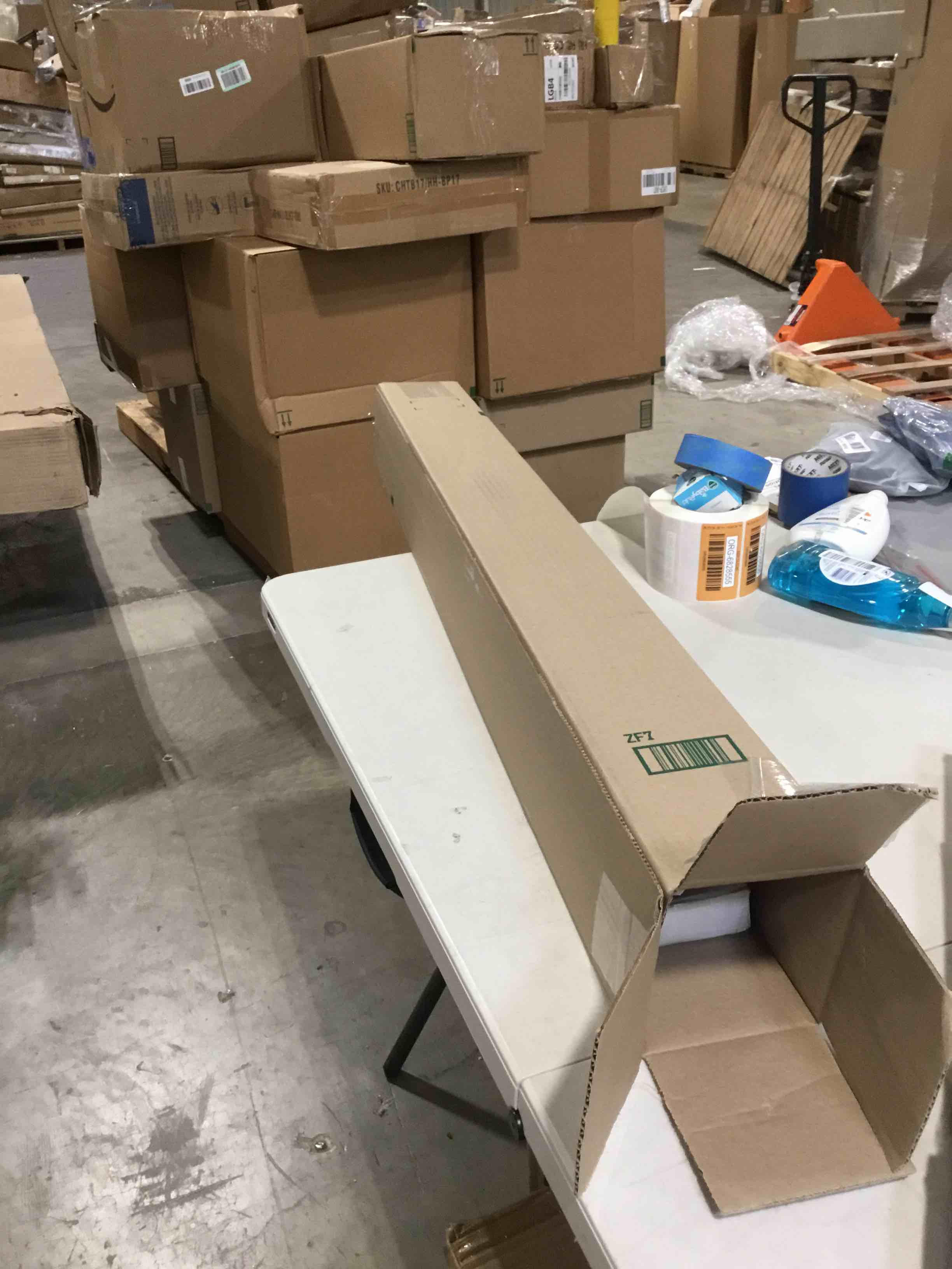 https://s3.amazonaws.com/lotting-images-prod/bidfta/ORG6828555_1726601264697.jpeg