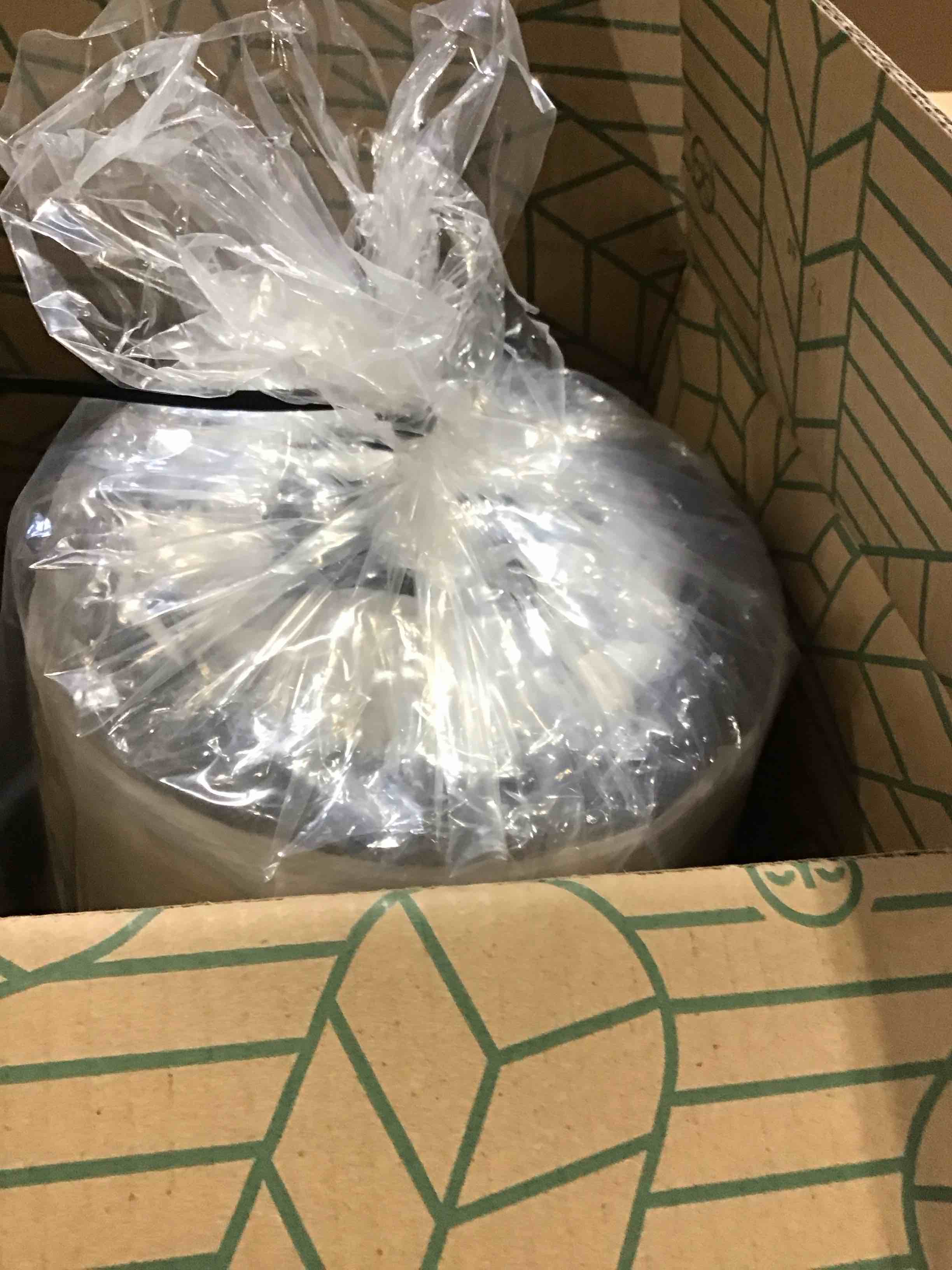 https://s3.amazonaws.com/lotting-images-prod/bidfta/ORG6829040_1726867943860.jpeg