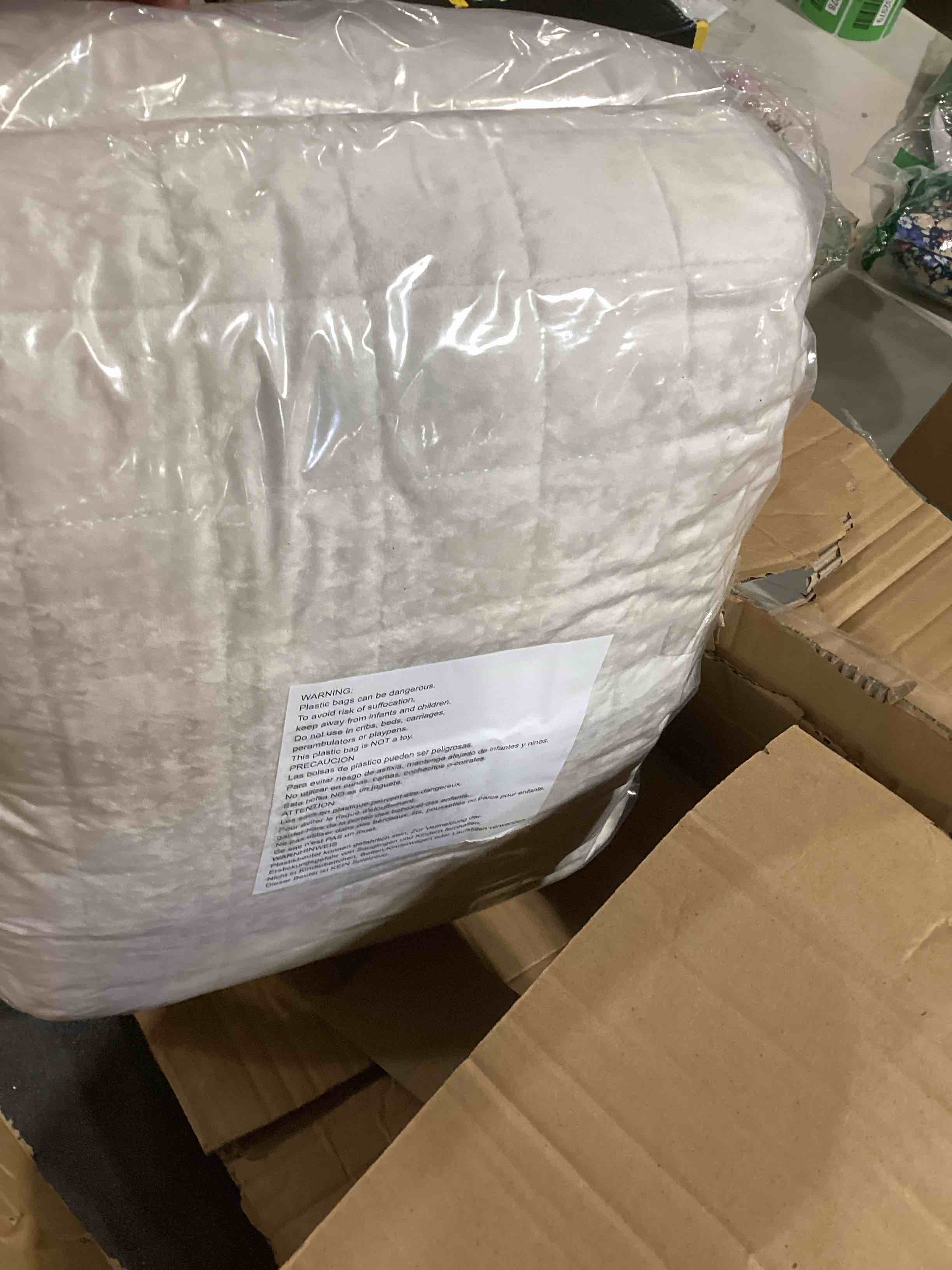 https://s3.amazonaws.com/lotting-images-prod/bidfta/ORG6830264_1727204974638.jpeg