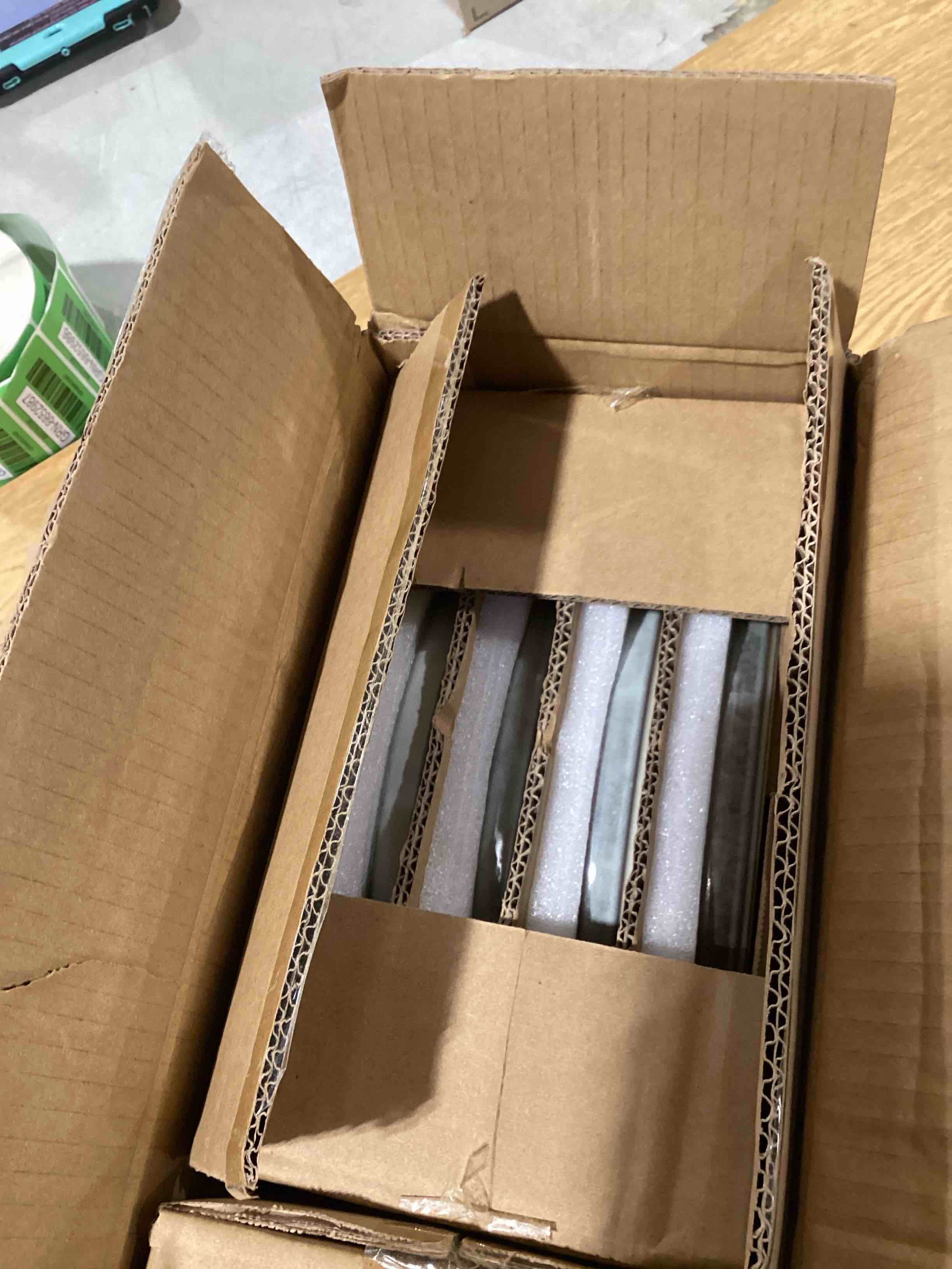 https://s3.amazonaws.com/lotting-images-prod/bidfta/ORG6835120_1727278372467.jpeg