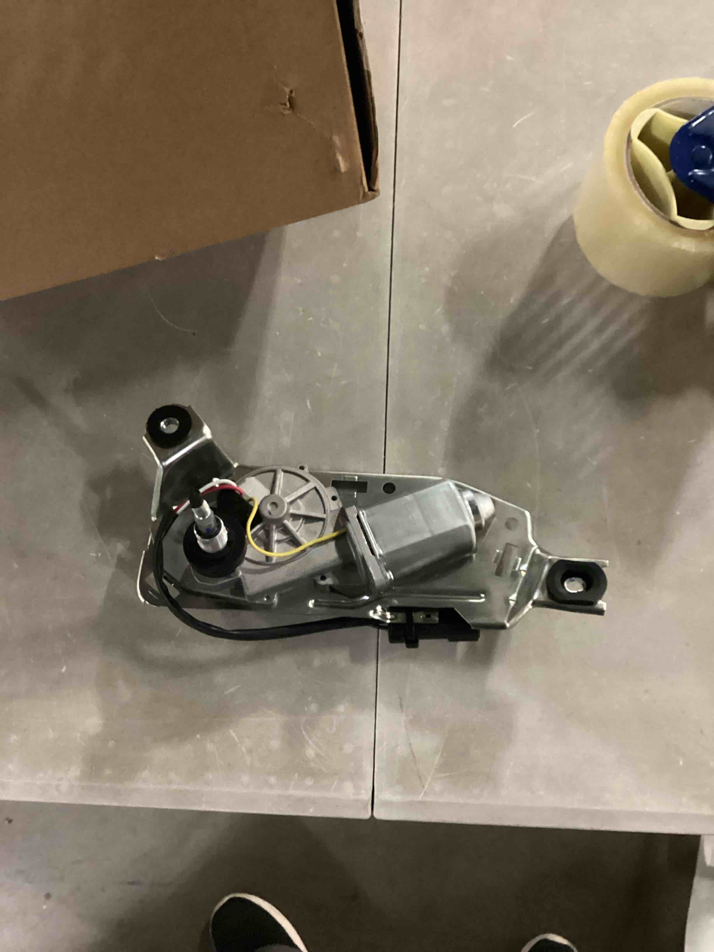 https://s3.amazonaws.com/lotting-images-prod/bidfta/ORG6836215_1734365846940.jpeg