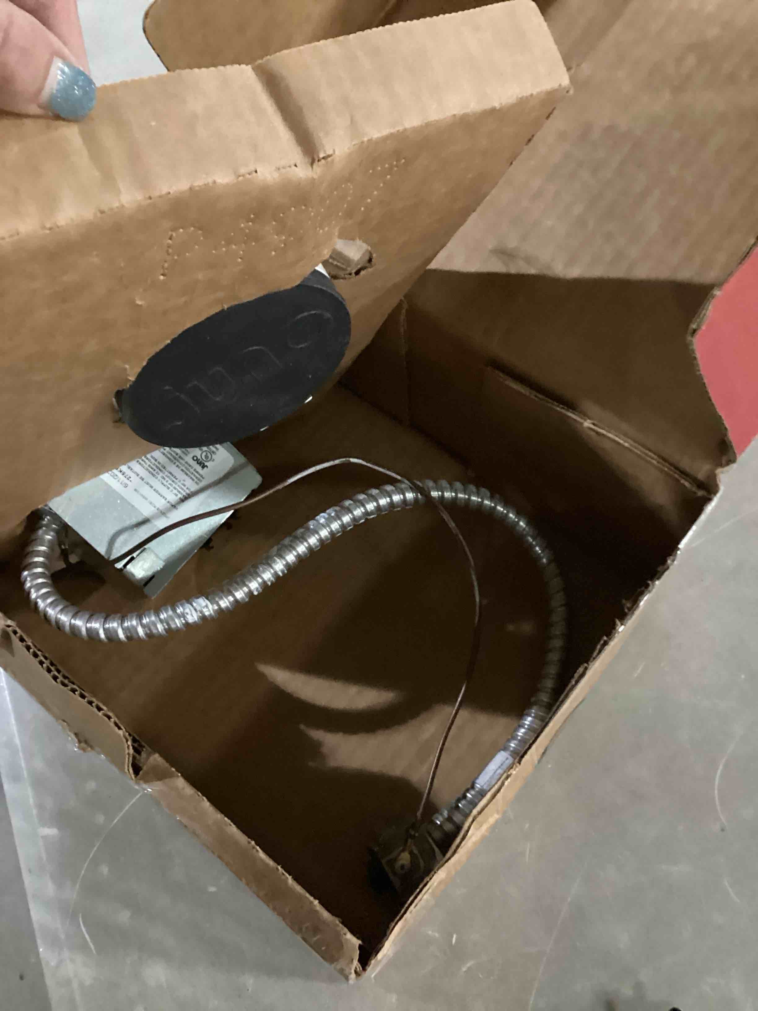 https://s3.amazonaws.com/lotting-images-prod/bidfta/ORG6836816_1735829559553.jpeg