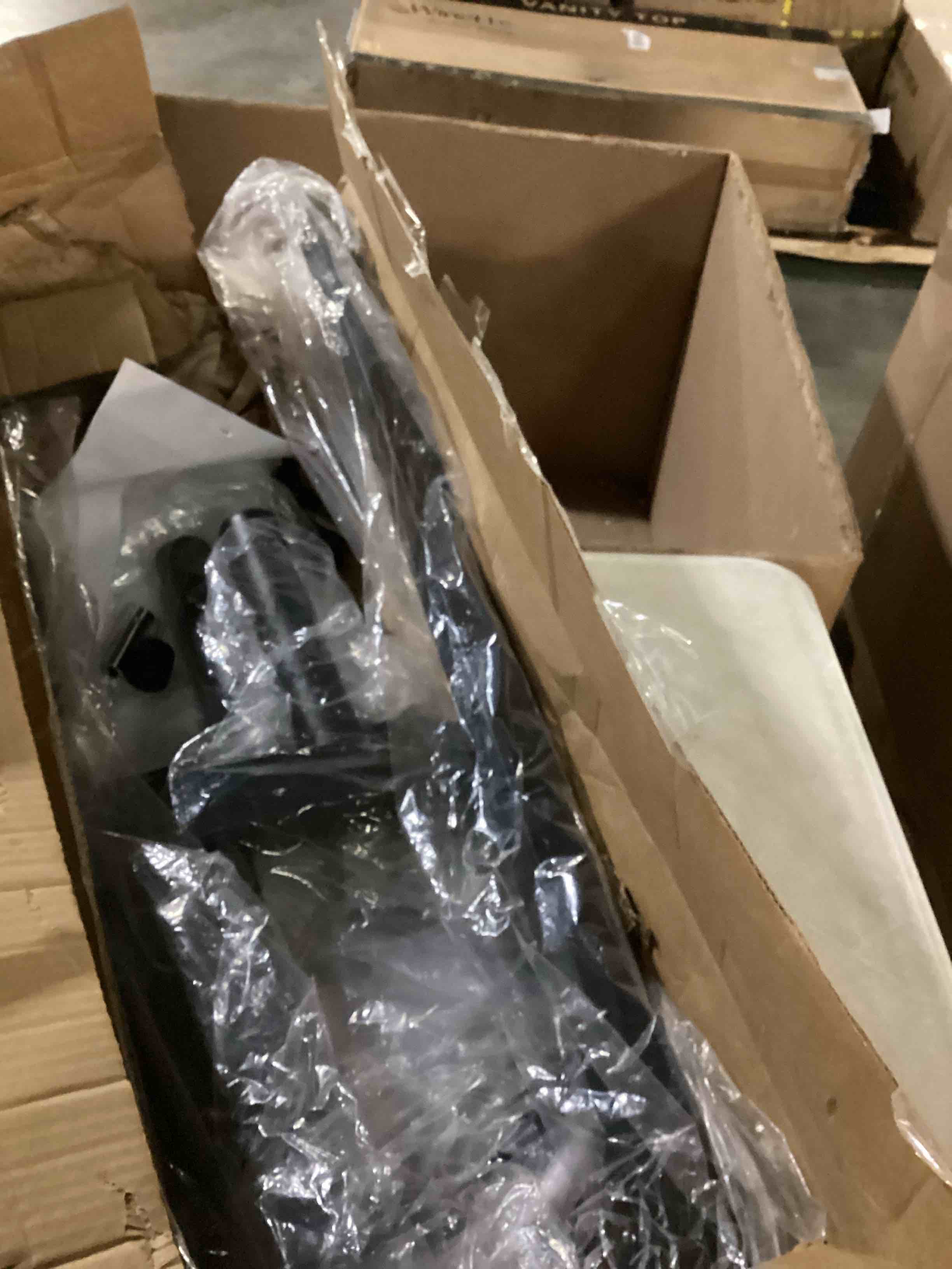 https://s3.amazonaws.com/lotting-images-prod/bidfta/ORG6836942_1736339222134.jpeg