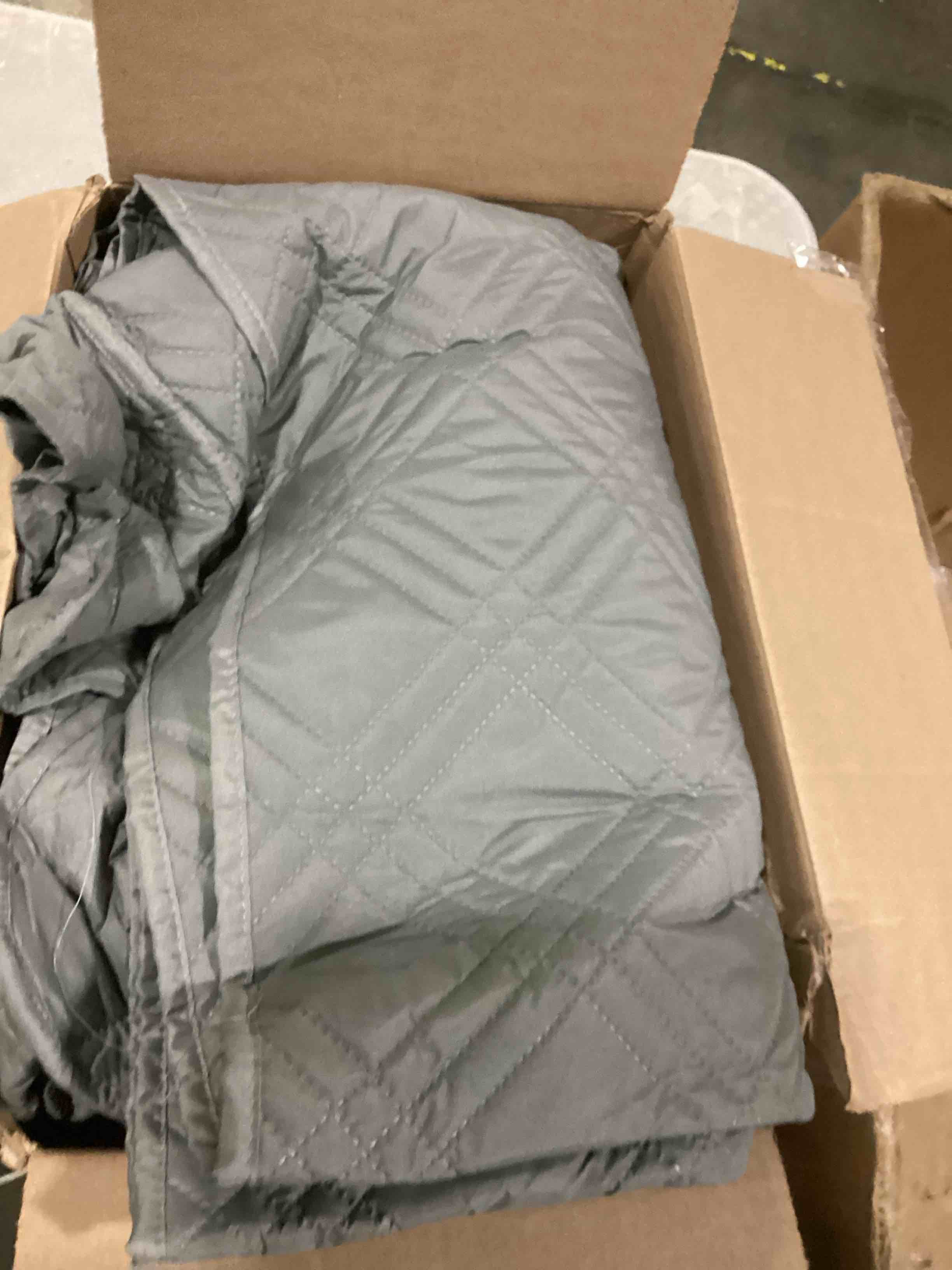 https://s3.amazonaws.com/lotting-images-prod/bidfta/ORG6837787_1734351142382.jpeg