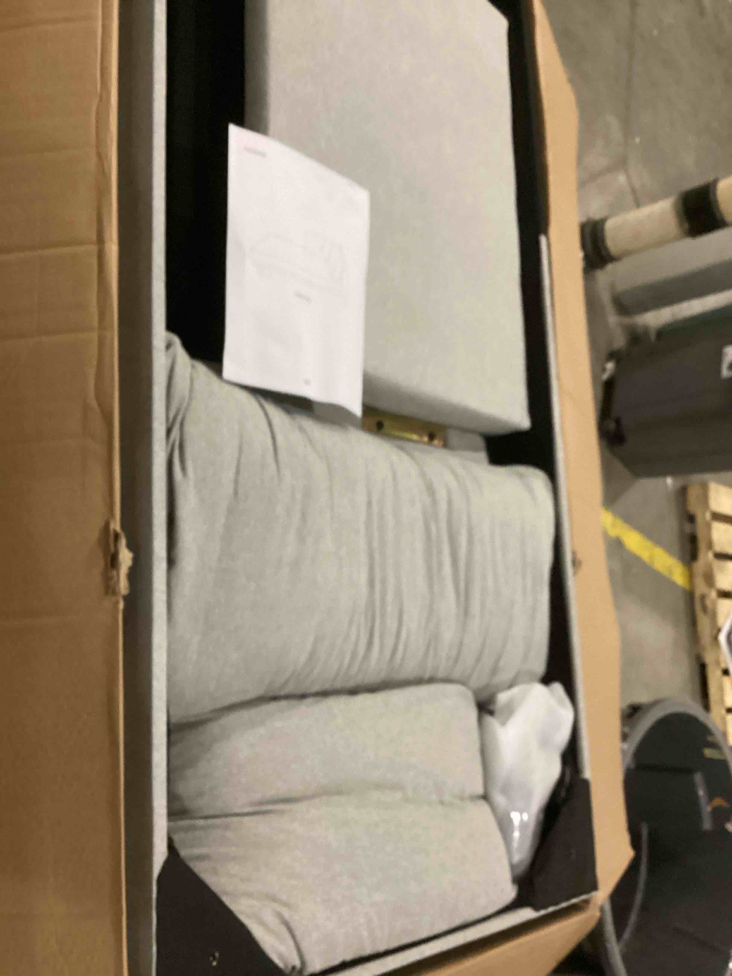 https://s3.amazonaws.com/lotting-images-prod/bidfta/ORG6837891_1734379258681.jpeg