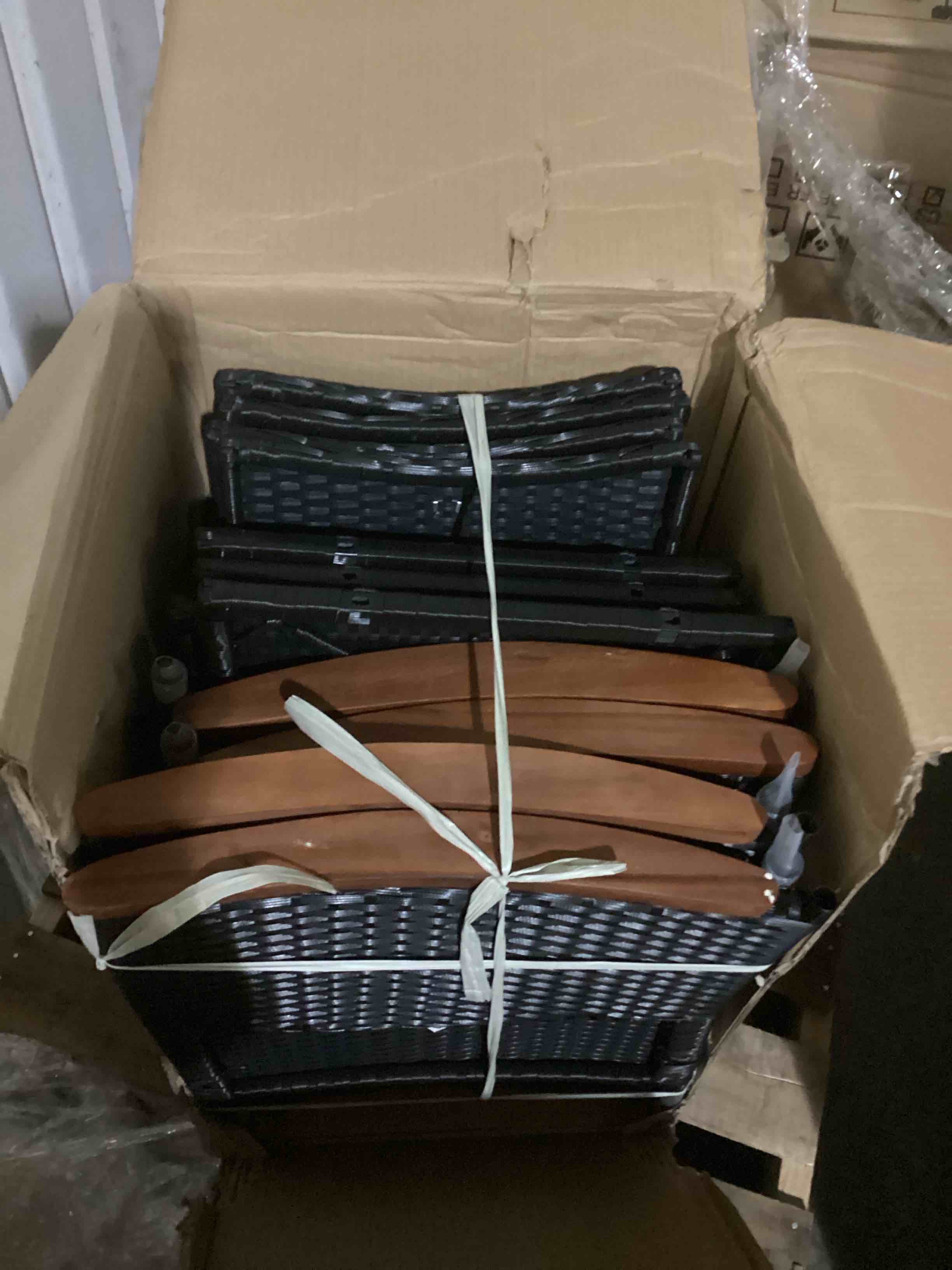 https://s3.amazonaws.com/lotting-images-prod/bidfta/ORG6838145_1734976483347.jpeg