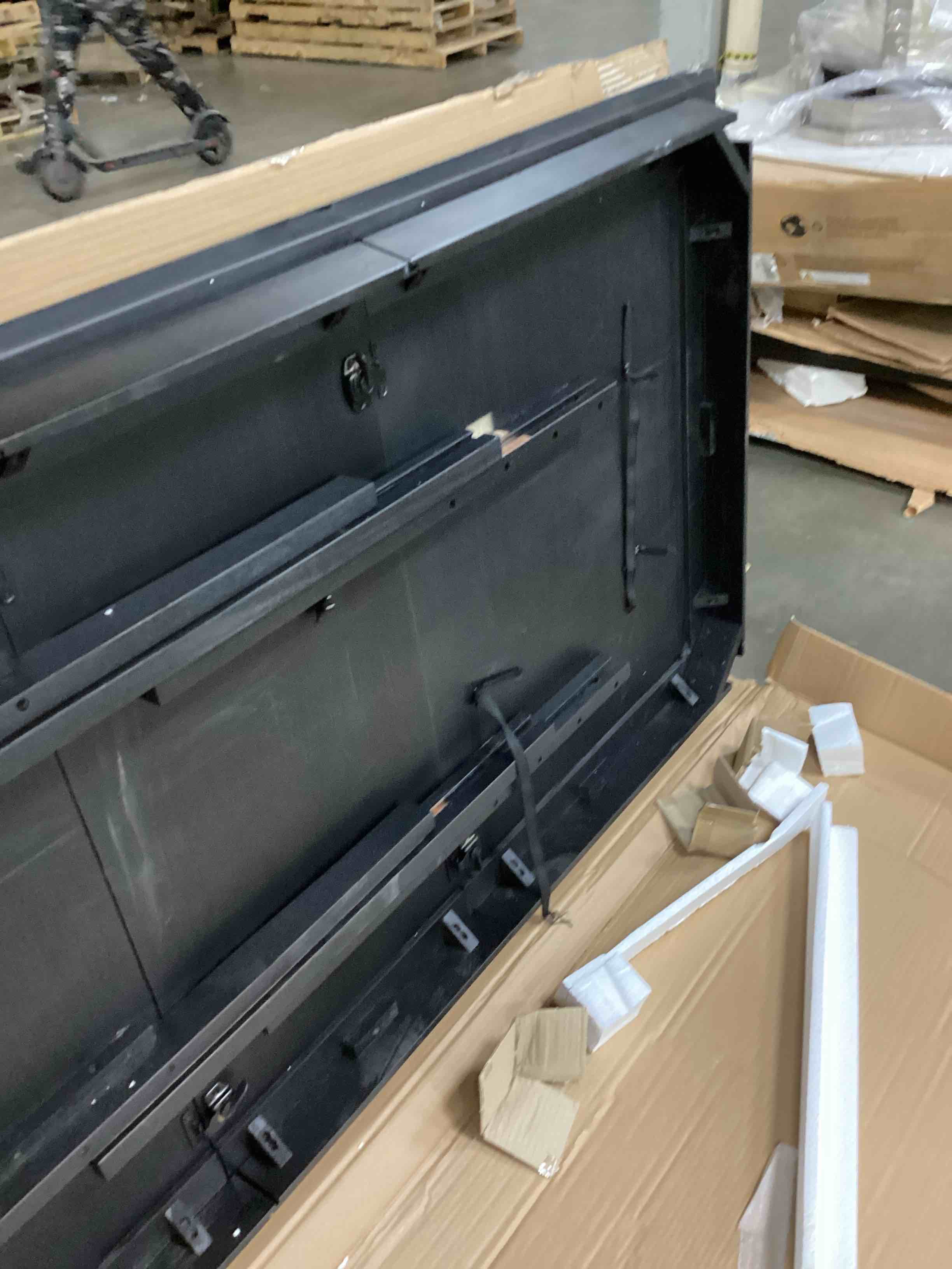 https://s3.amazonaws.com/lotting-images-prod/bidfta/ORG6838473_1735906403553.jpeg