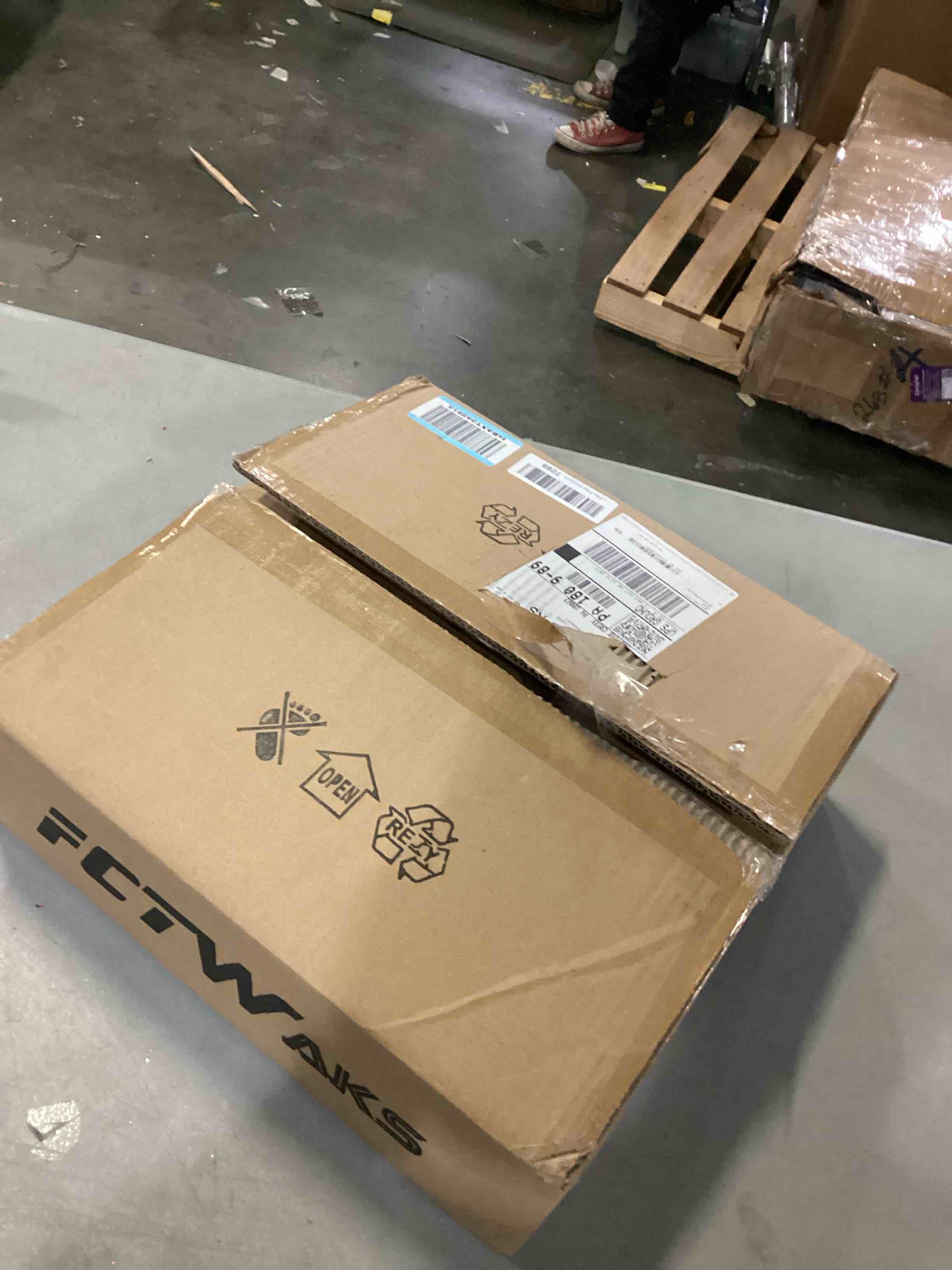 https://s3.amazonaws.com/lotting-images-prod/bidfta/ORG6841287_1737383940760.jpeg