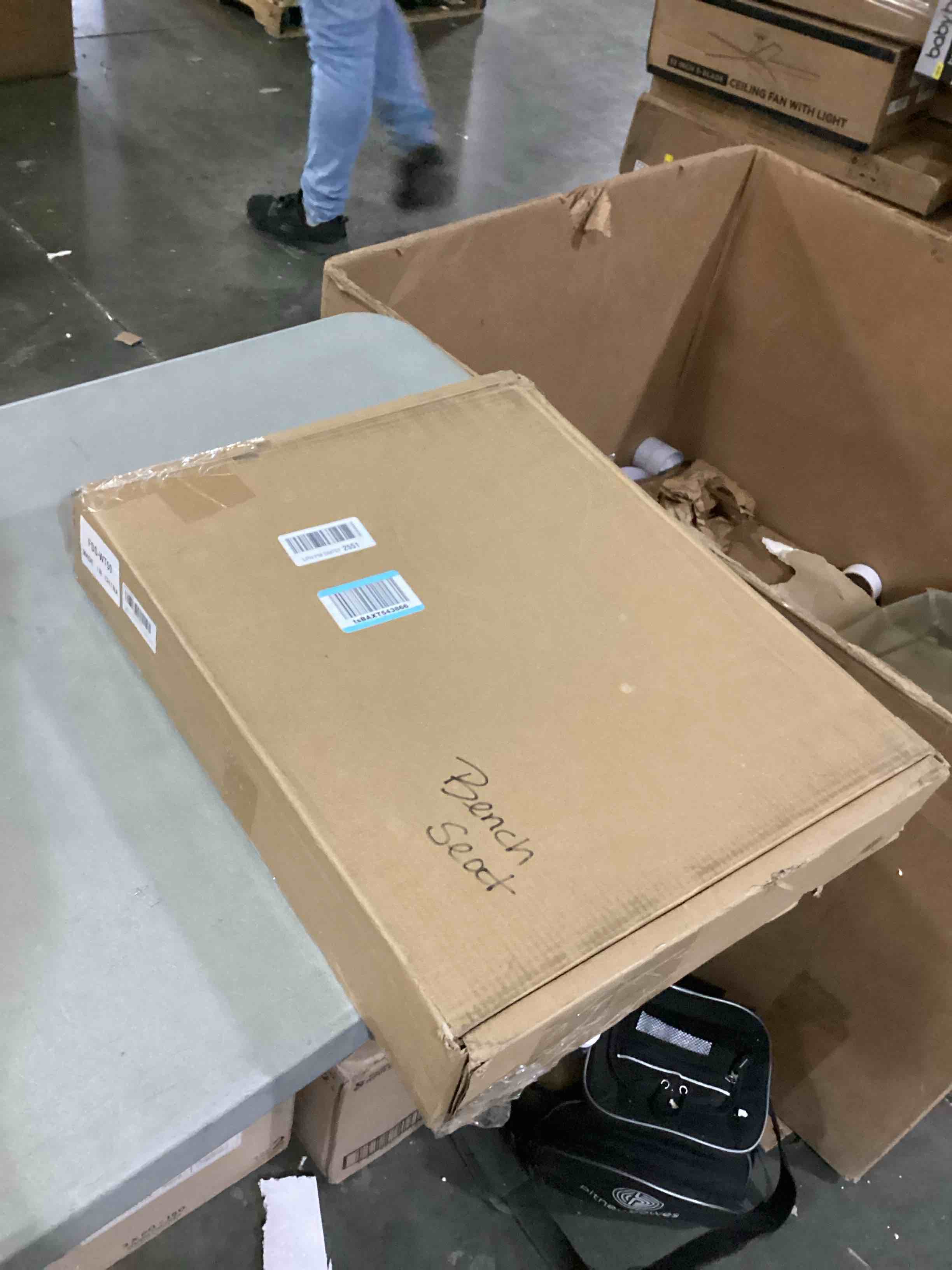 https://s3.amazonaws.com/lotting-images-prod/bidfta/ORG6841300_1737386963215.jpeg