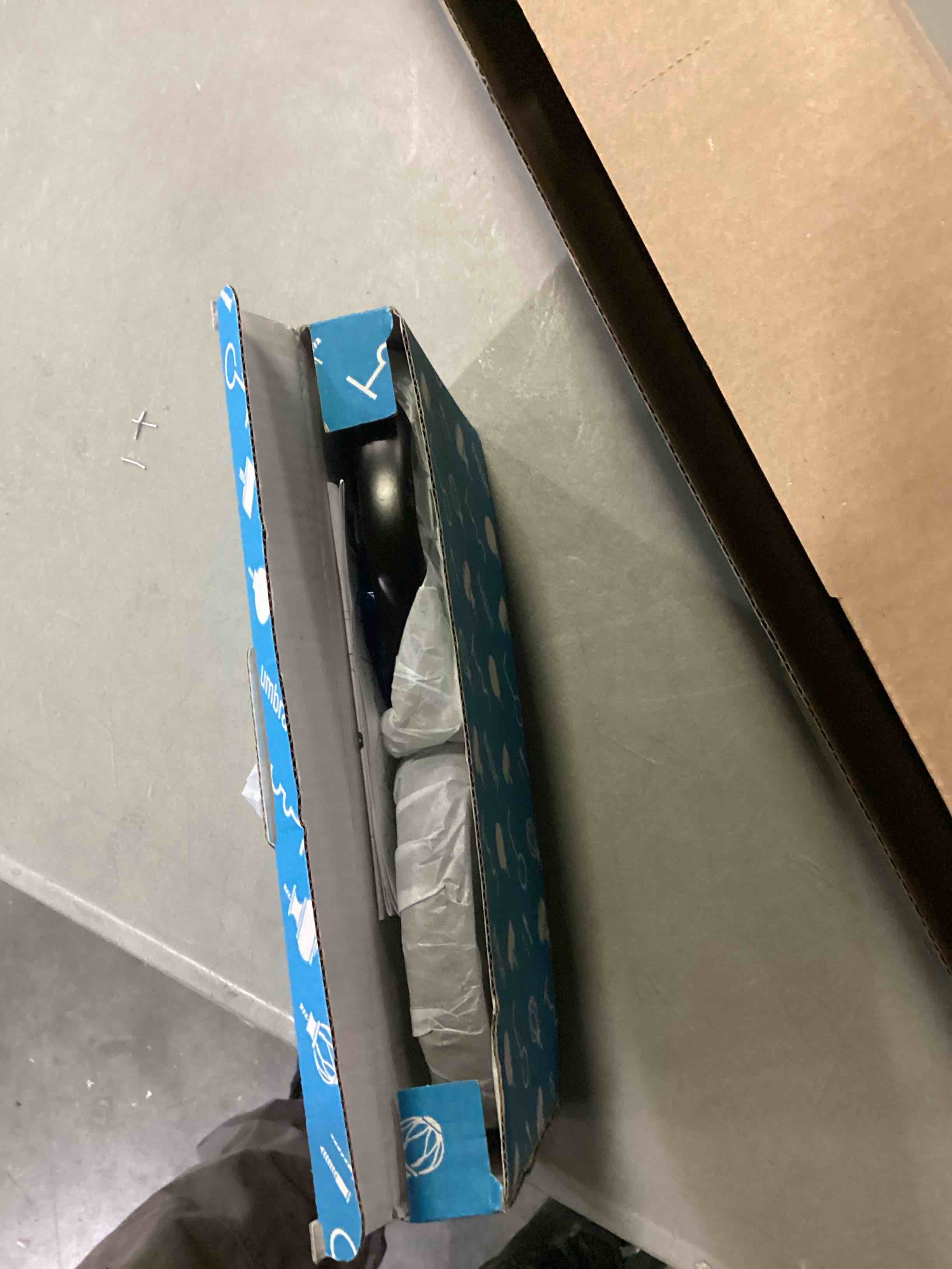 https://s3.amazonaws.com/lotting-images-prod/bidfta/ORG6841340_1737394872048.jpeg