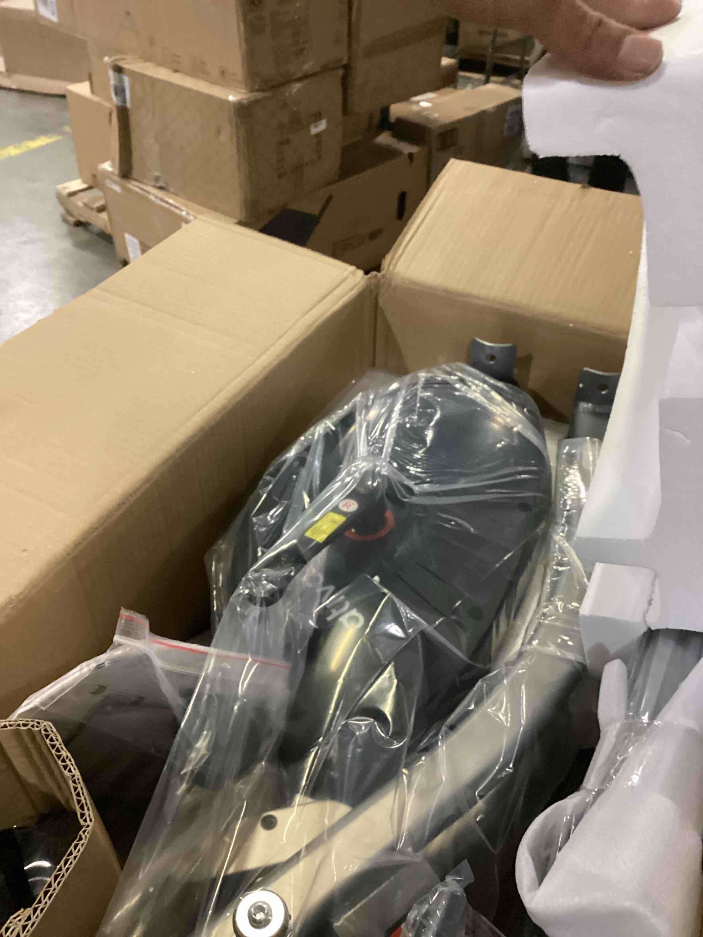https://s3.amazonaws.com/lotting-images-prod/bidfta/ORG6841364_1737398829223.jpeg