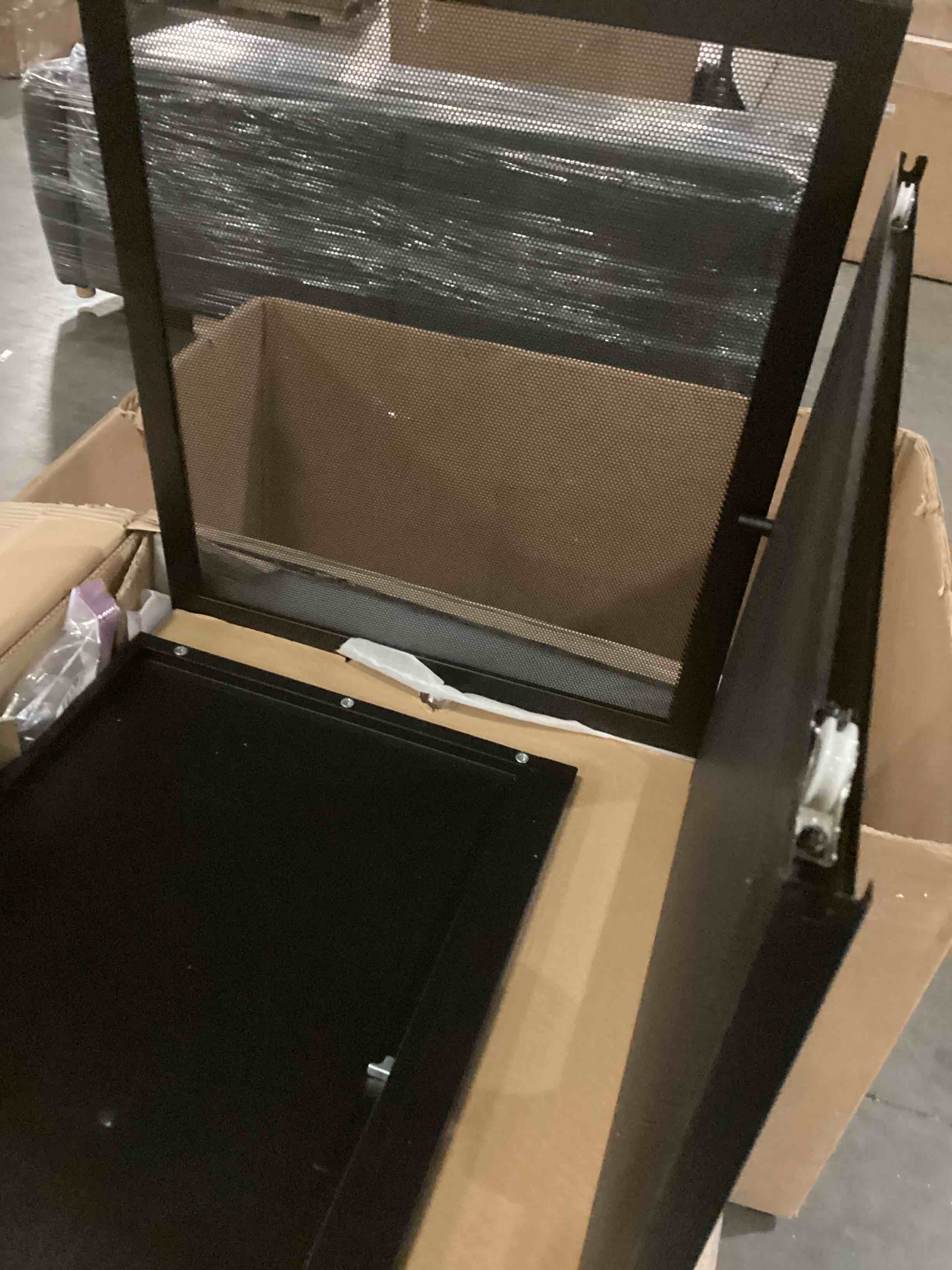 https://s3.amazonaws.com/lotting-images-prod/bidfta/ORG6841488_1737548588636.jpeg