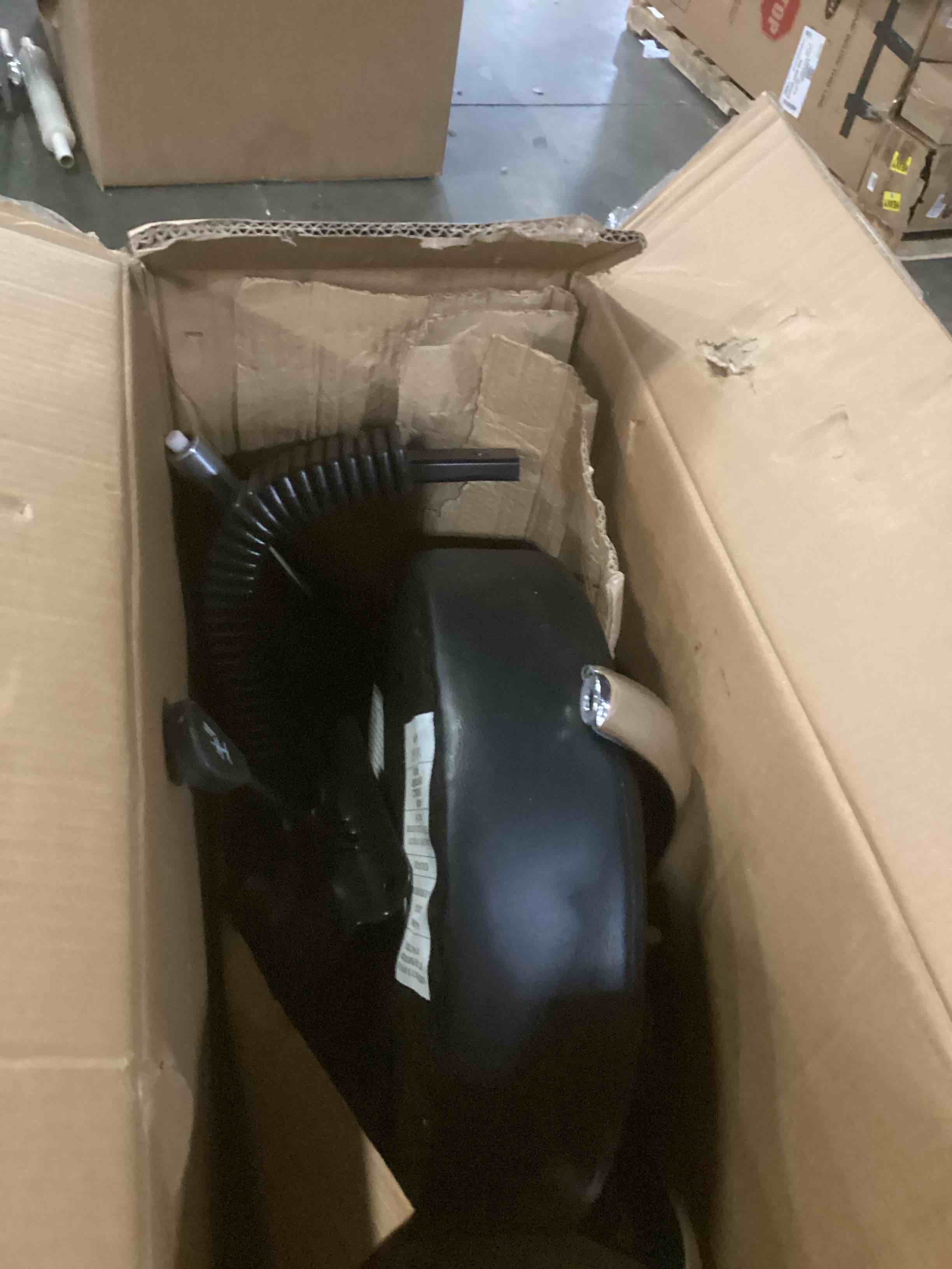 https://s3.amazonaws.com/lotting-images-prod/bidfta/ORG6841800_1737735301681.jpeg