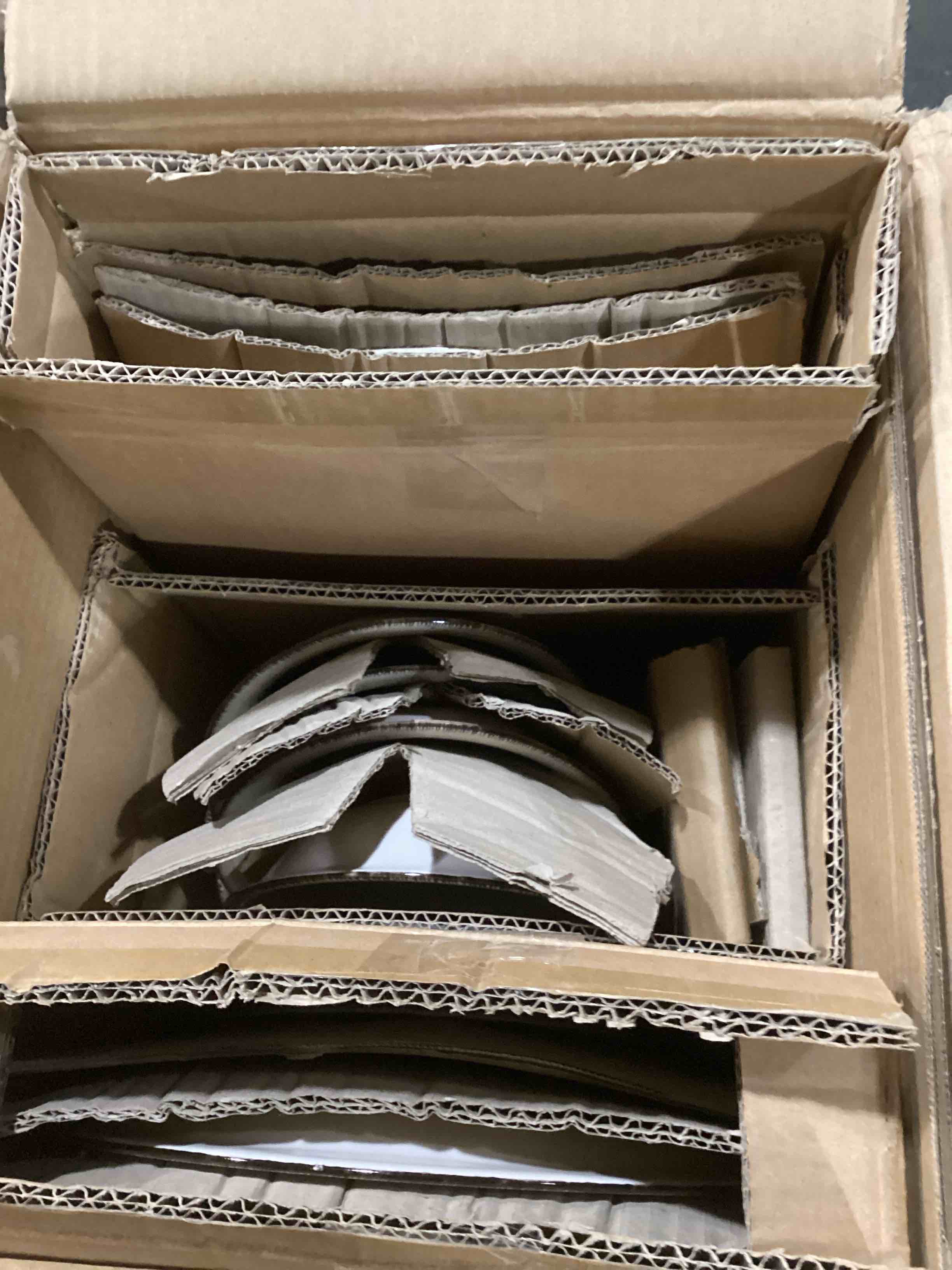 https://s3.amazonaws.com/lotting-images-prod/bidfta/ORG6842116_1735829305438.jpeg