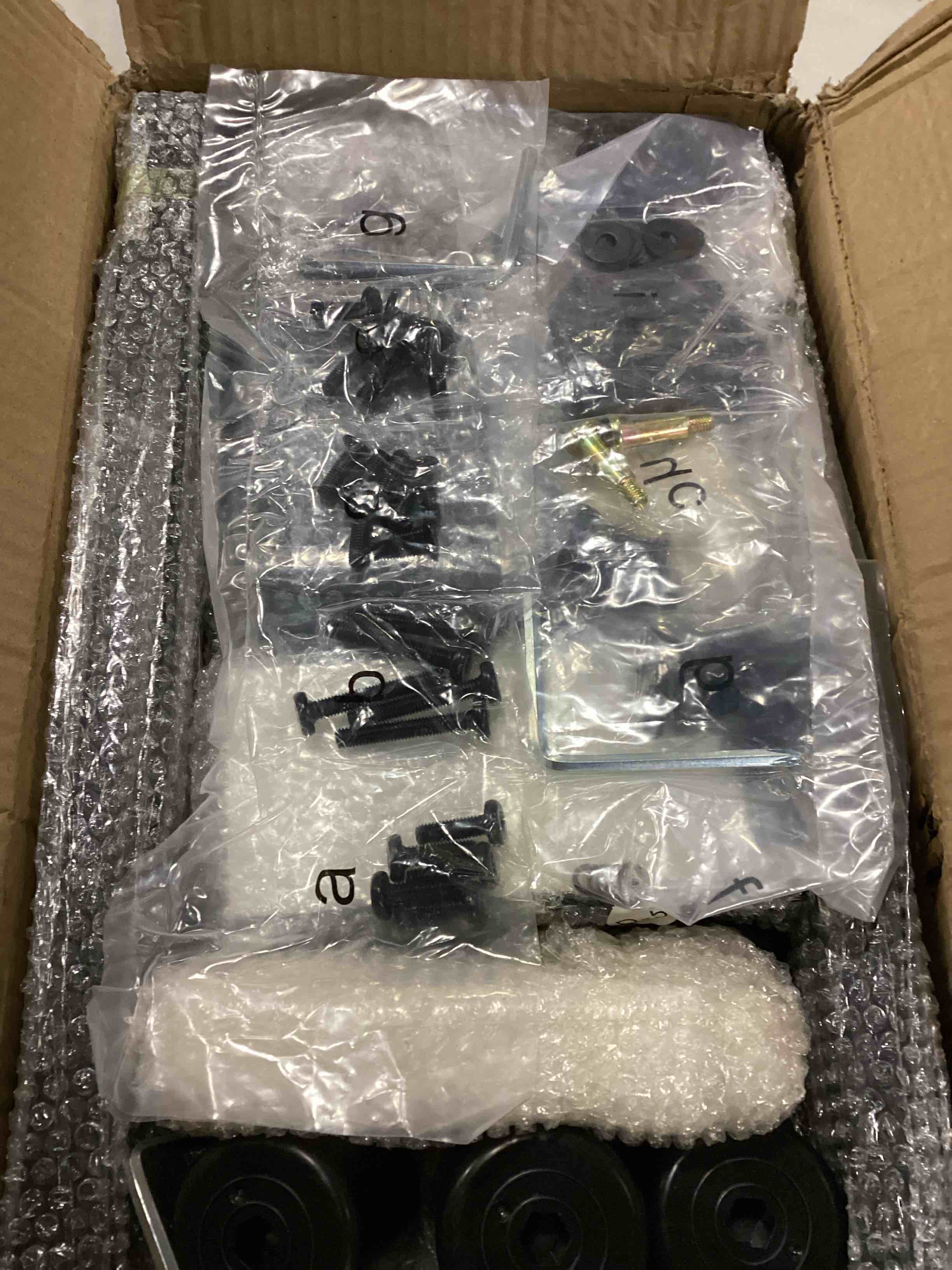 https://s3.amazonaws.com/lotting-images-prod/bidfta/ORG6842650_1736959224775.jpeg